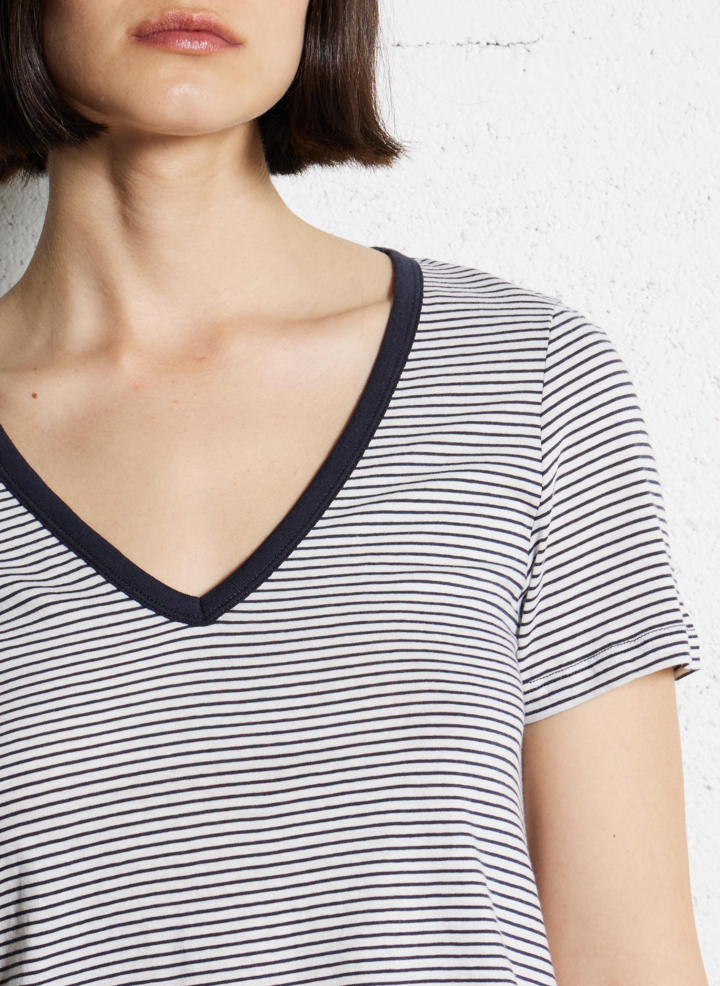 Tee-shirt col V en coton bio Bleu