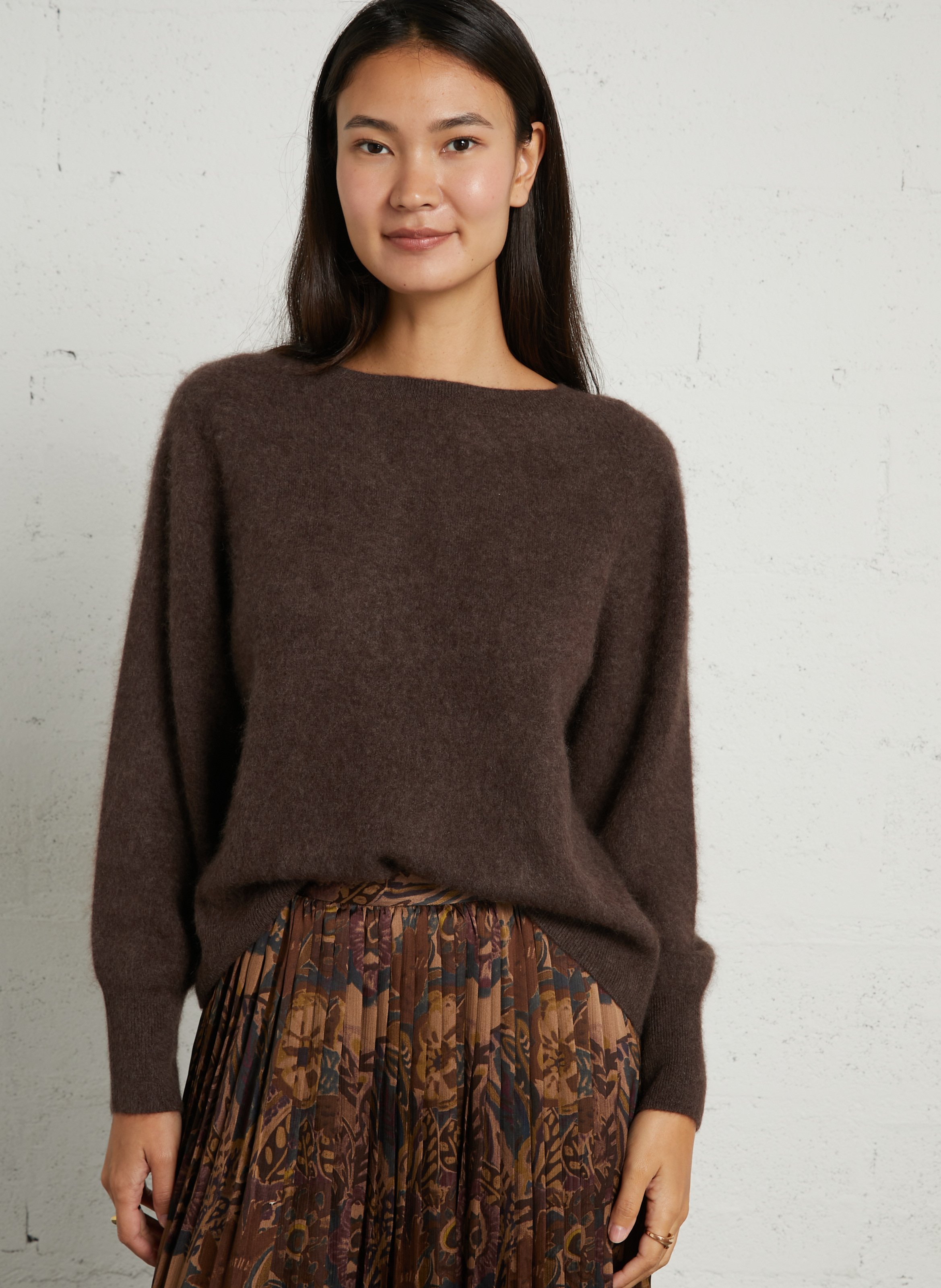 Ample wool and cashmere boat neck sweater MAJESTIC FILATURES Brown