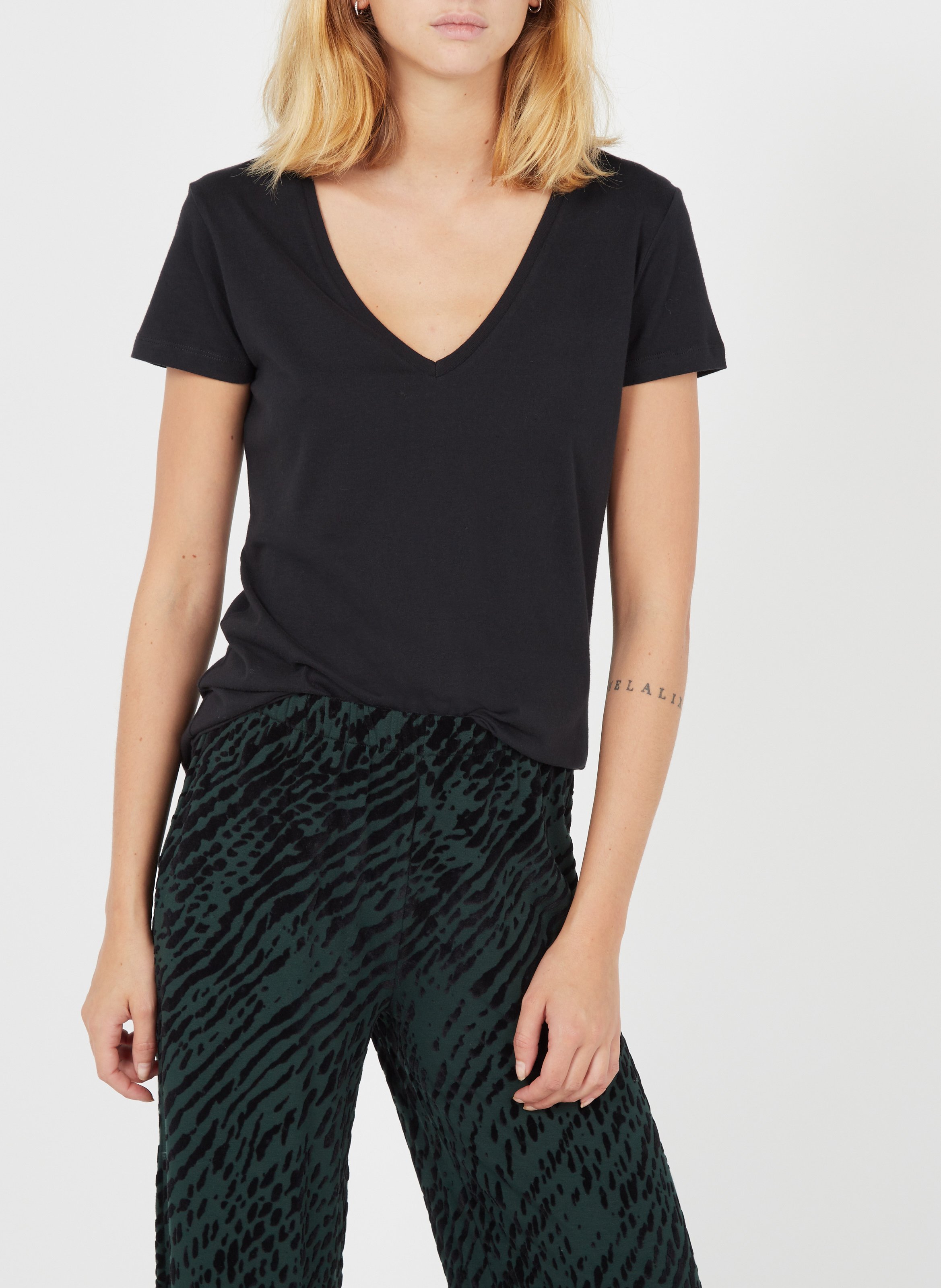 Tee-shirt col V en coton MAJESTIC FILATURES