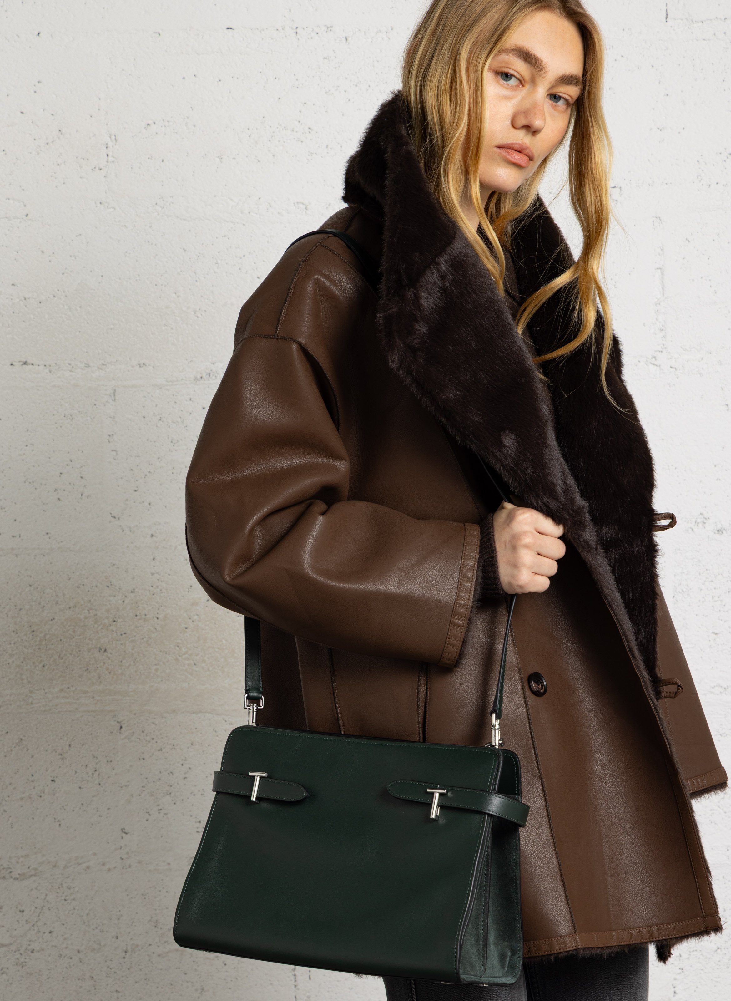Leather shoulder bag LE TANNEUR Green