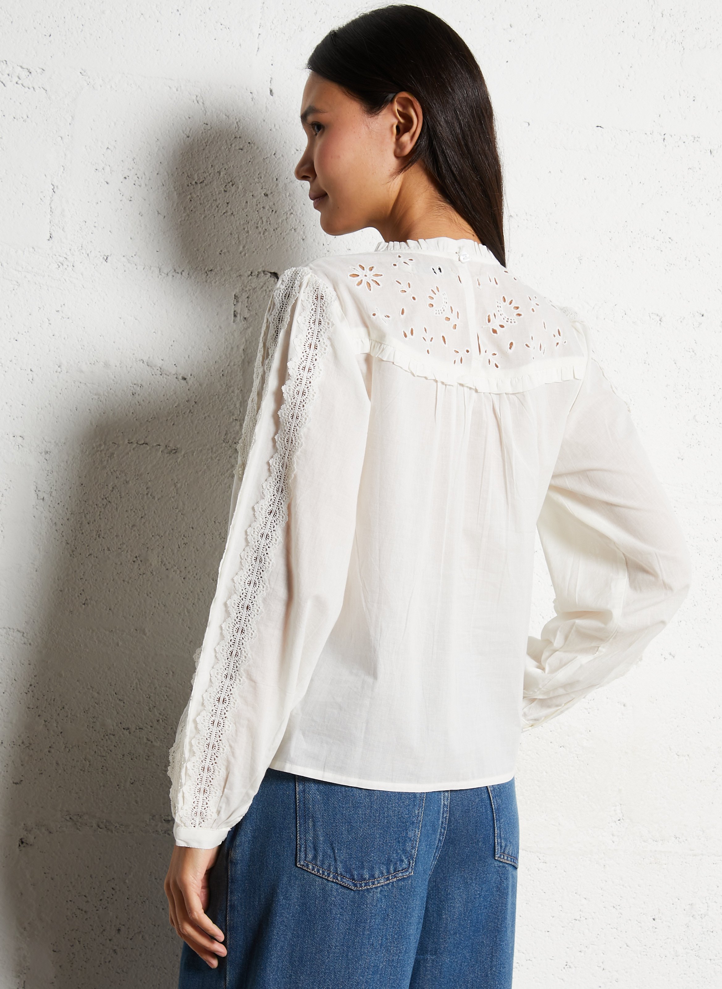 Gerade geschnittene Bluse mit rundem Ausschnitt aus bestickter Baumwolle THE NEW SOCIETY Weiss