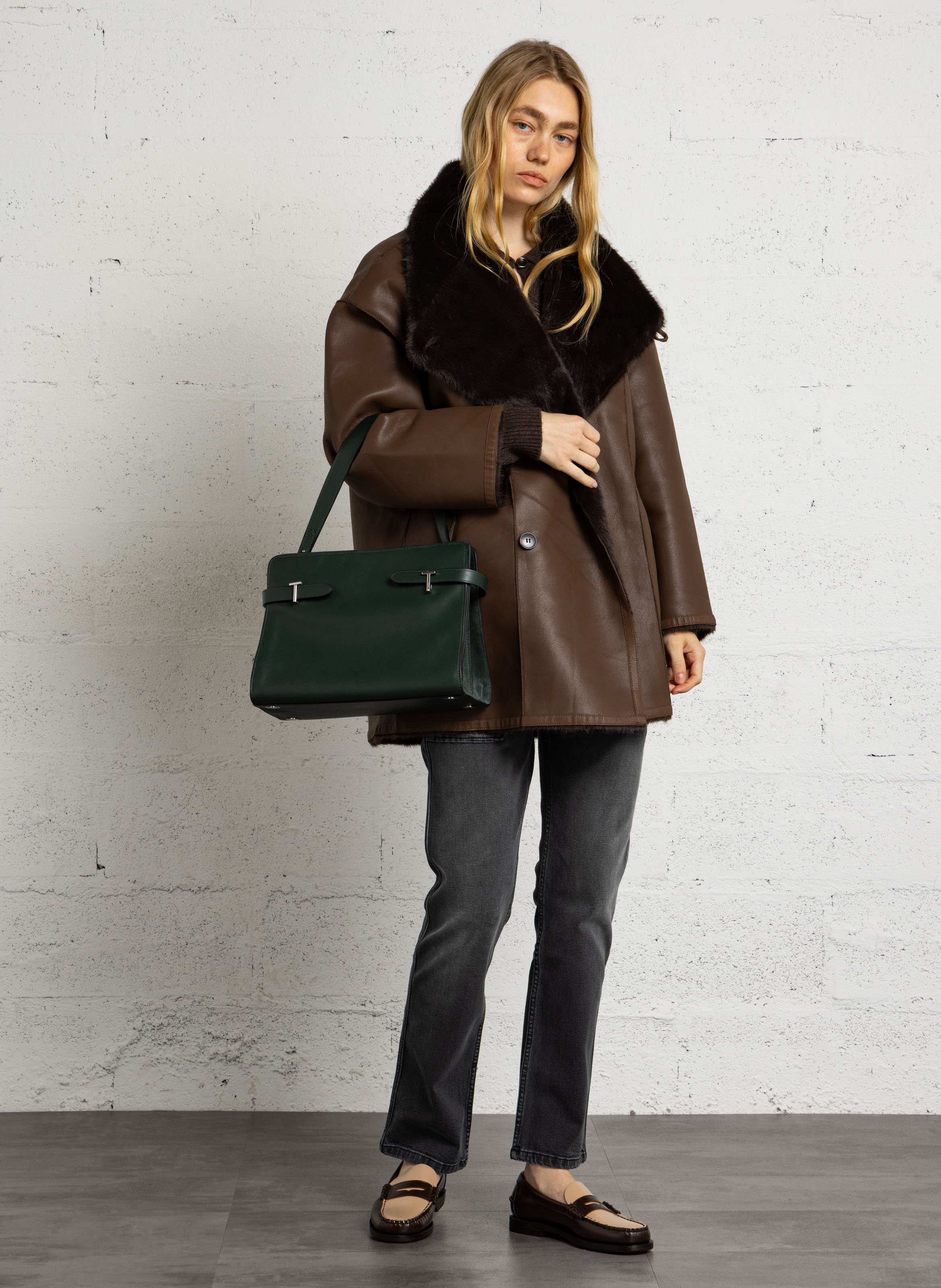 Leather shoulder bag LE TANNEUR Green