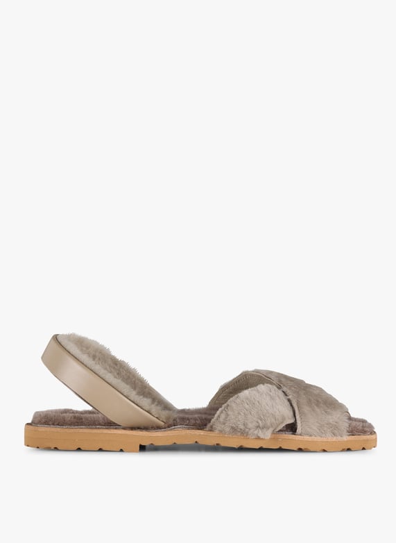 Sandales Plates En Peau Lainee Gris Minorquines Femme AC MOUTBERSOUR GRIS GRIS Place des Tendances