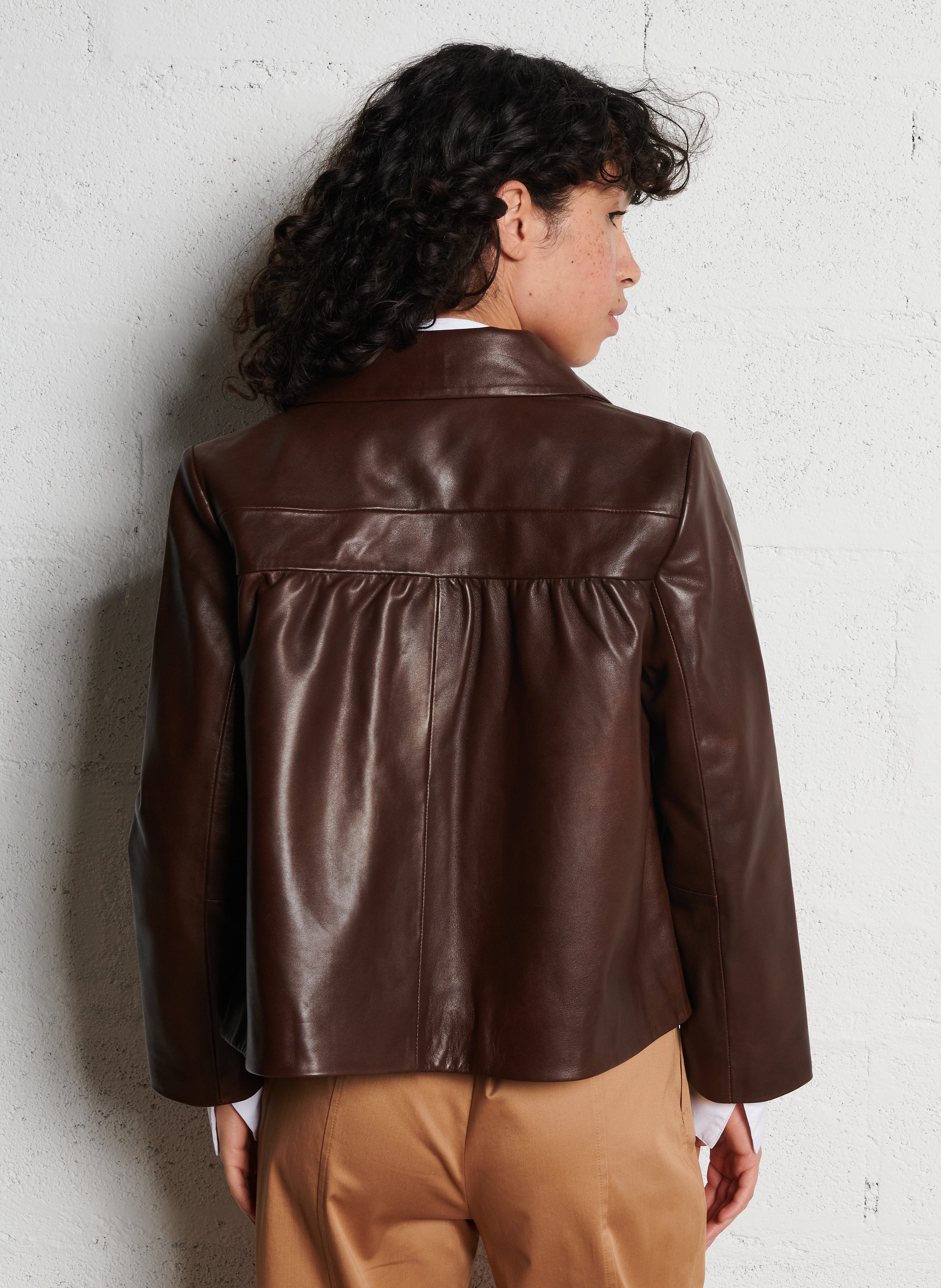 Leren jasje met kraagje met ronde punten BA&SH Bruin