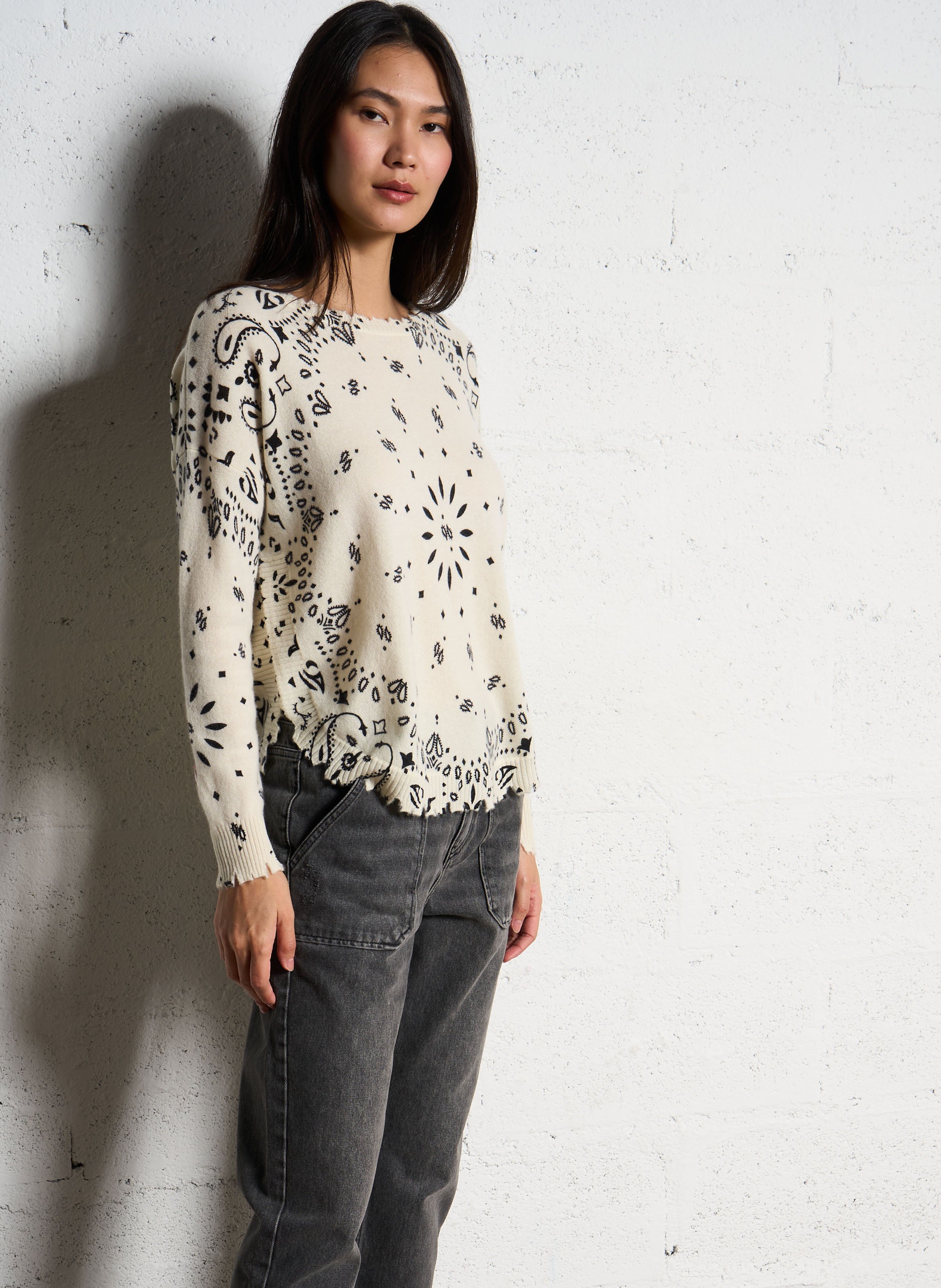 Pull droit col bateau motif bandana en cachemire KUJTEN