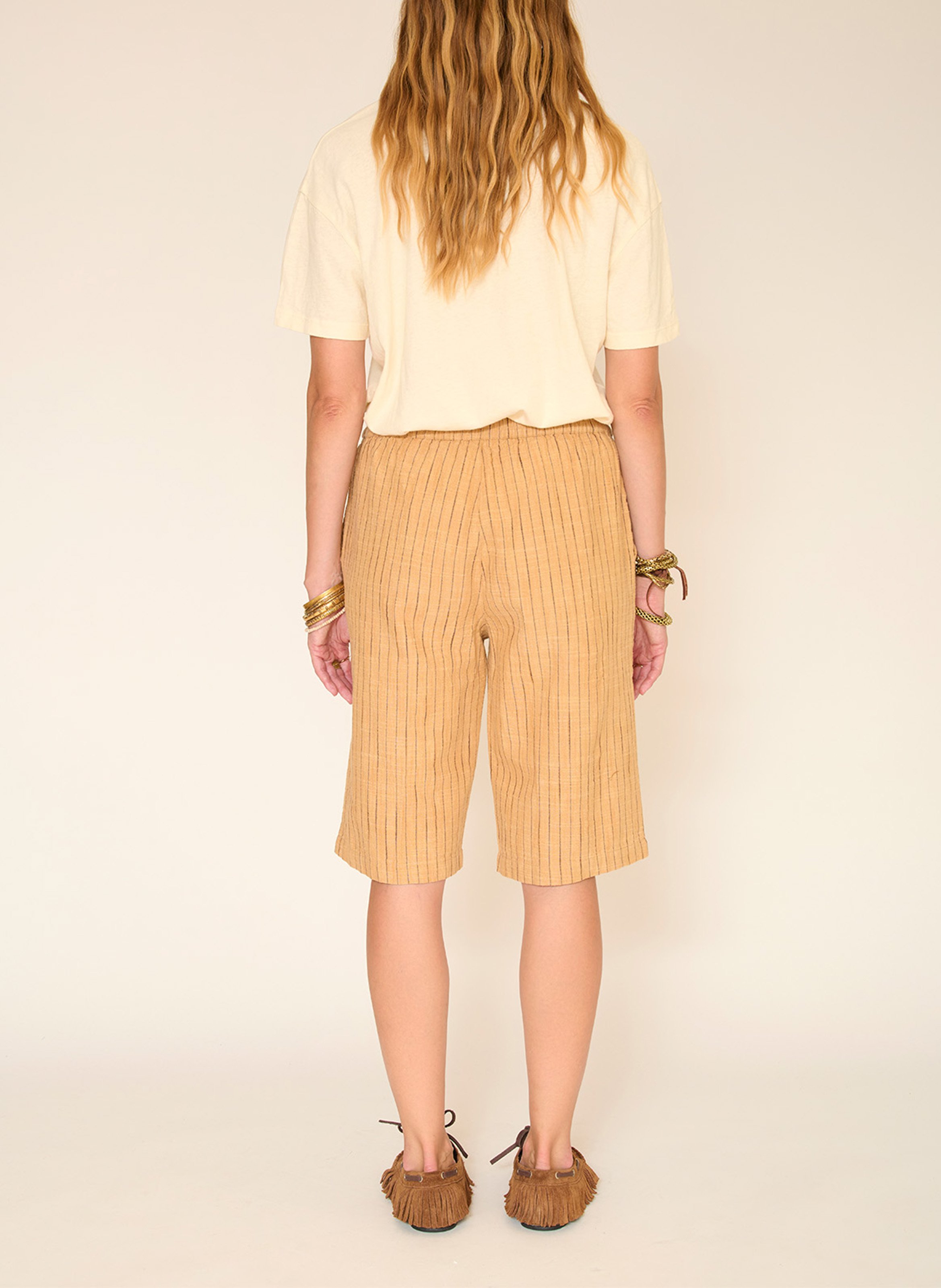 Short long with fine striped pattern in cotton. MKT Brown