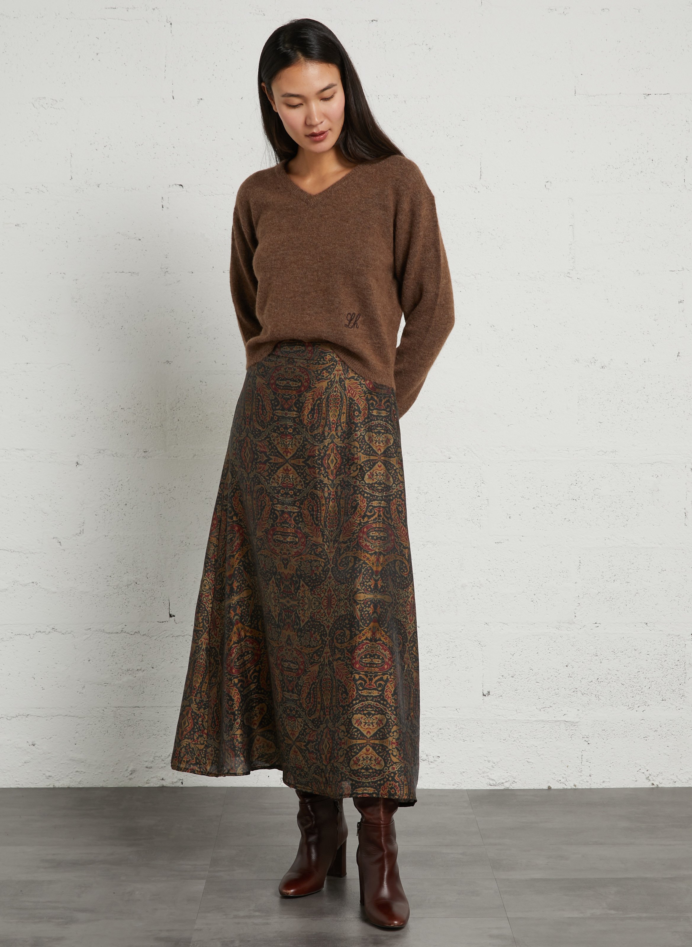 Kurzer Pullover mit V-Ausschnitt und gesticktem Logo. LEON & HARPER Braun