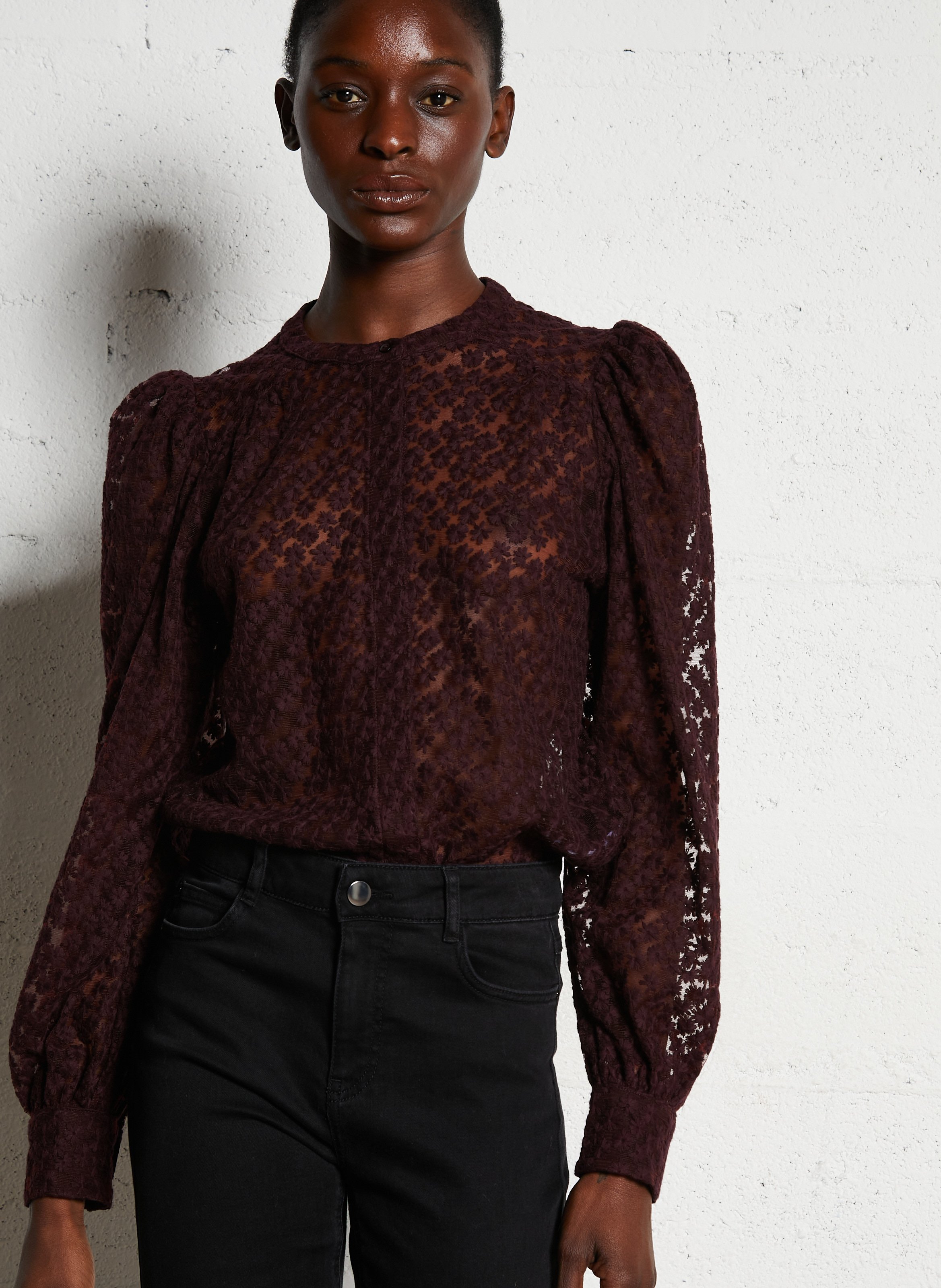 Flower embroidered round-neck blouse MAISON 123