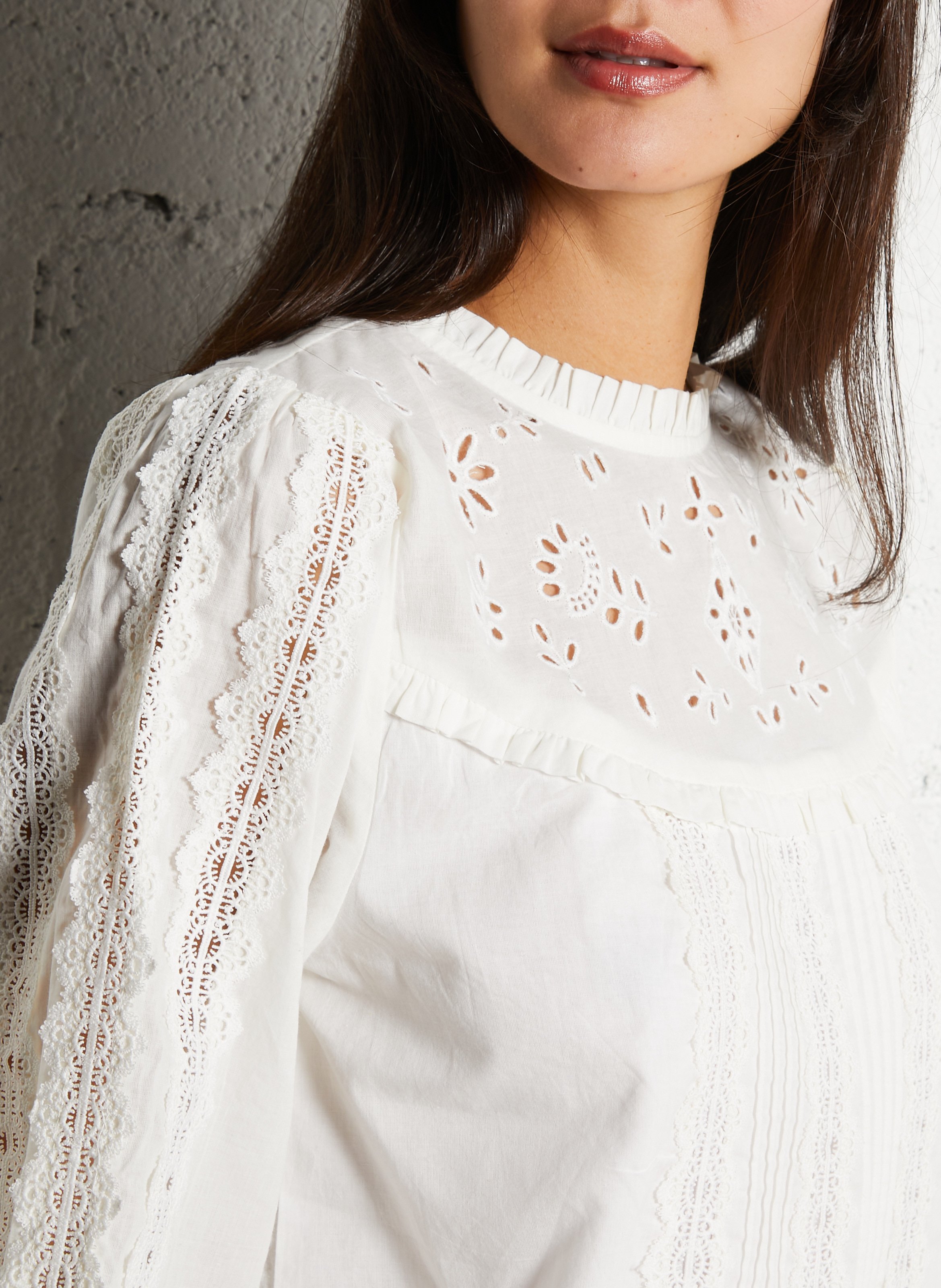 Gerade geschnittene Bluse mit rundem Ausschnitt aus bestickter Baumwolle THE NEW SOCIETY Weiss