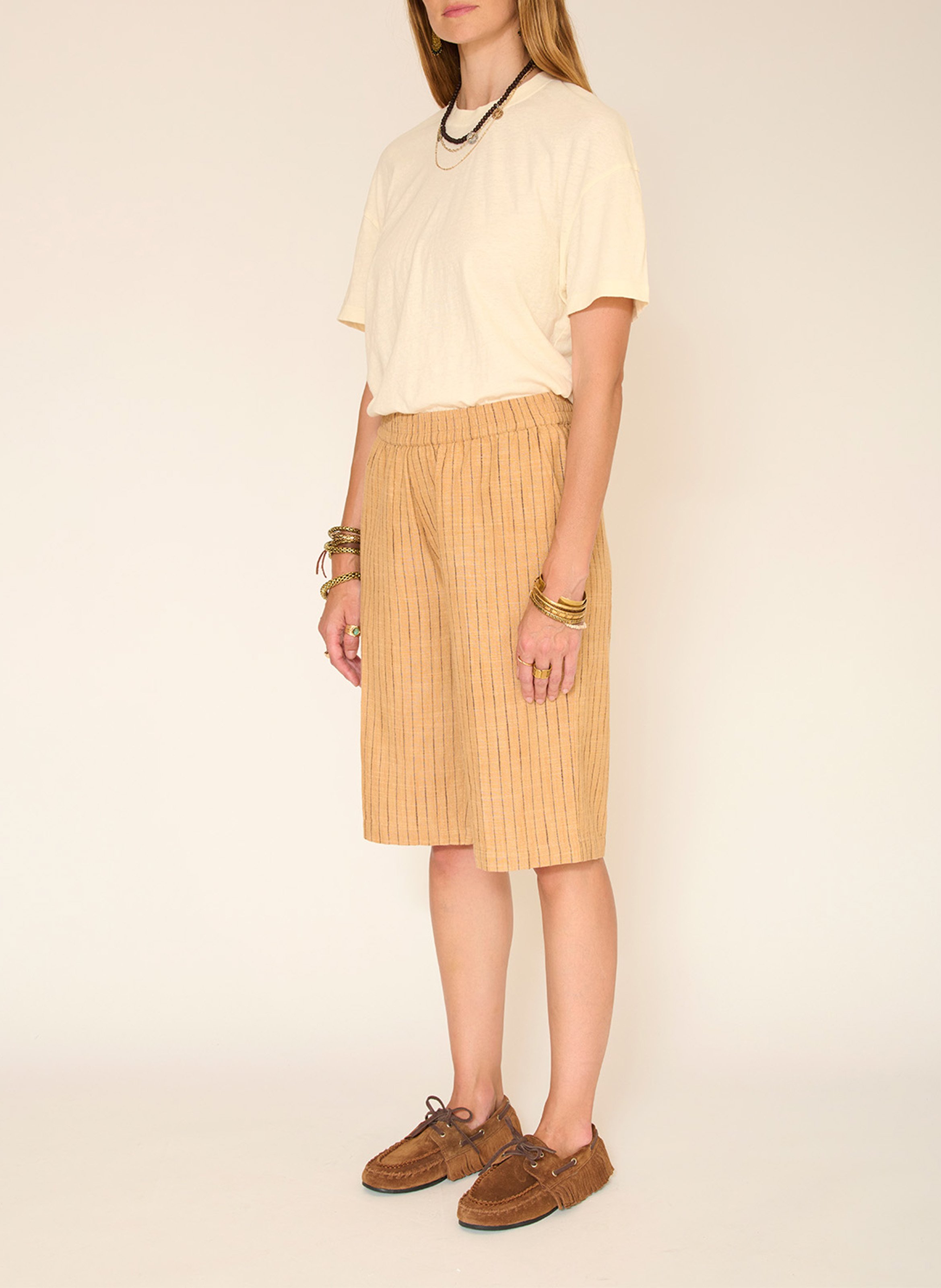 Short long with fine striped pattern in cotton. MKT Brown