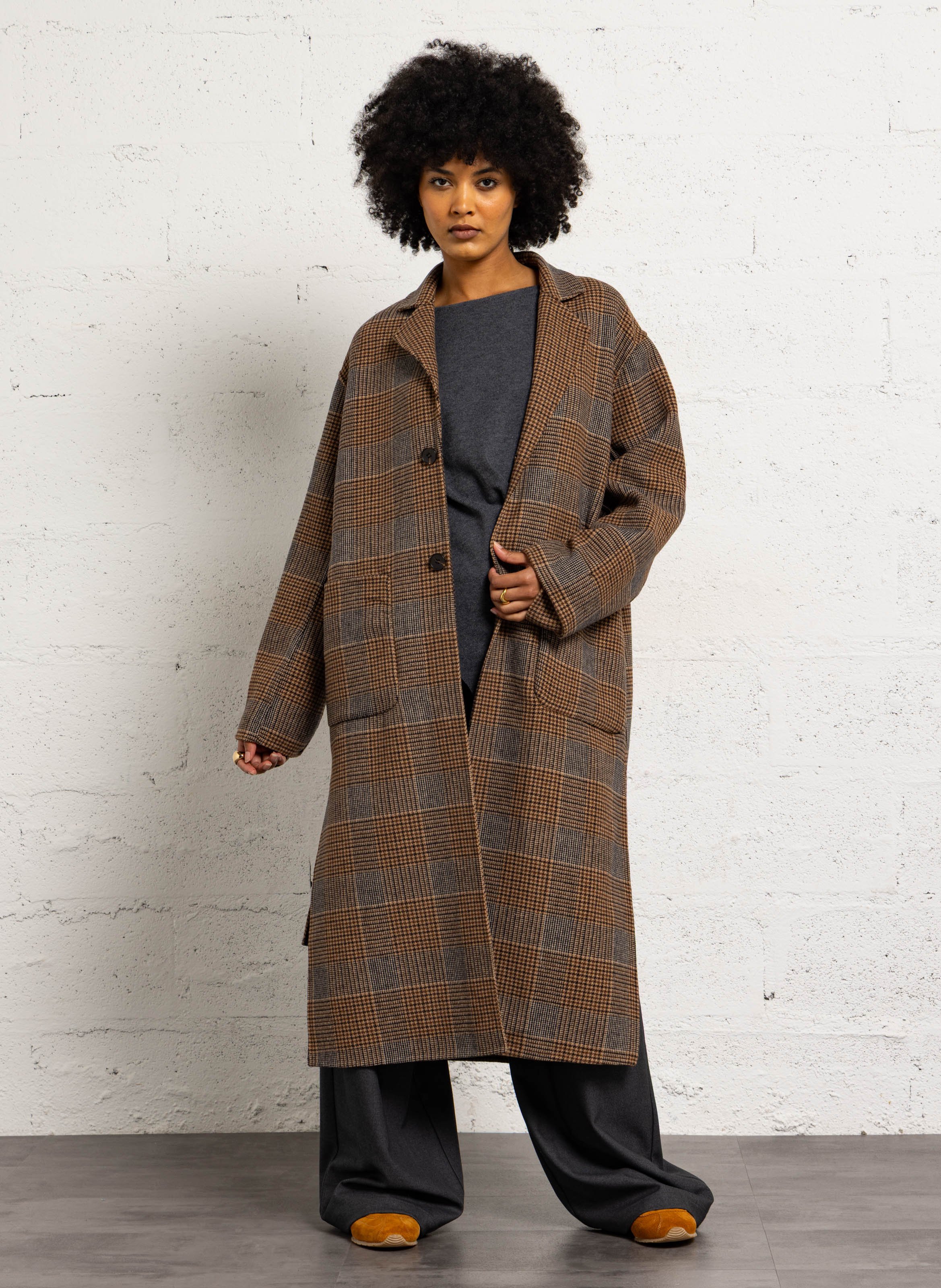 Manteau ceinturé en laine recyclée mélangée SUNCOO Marron