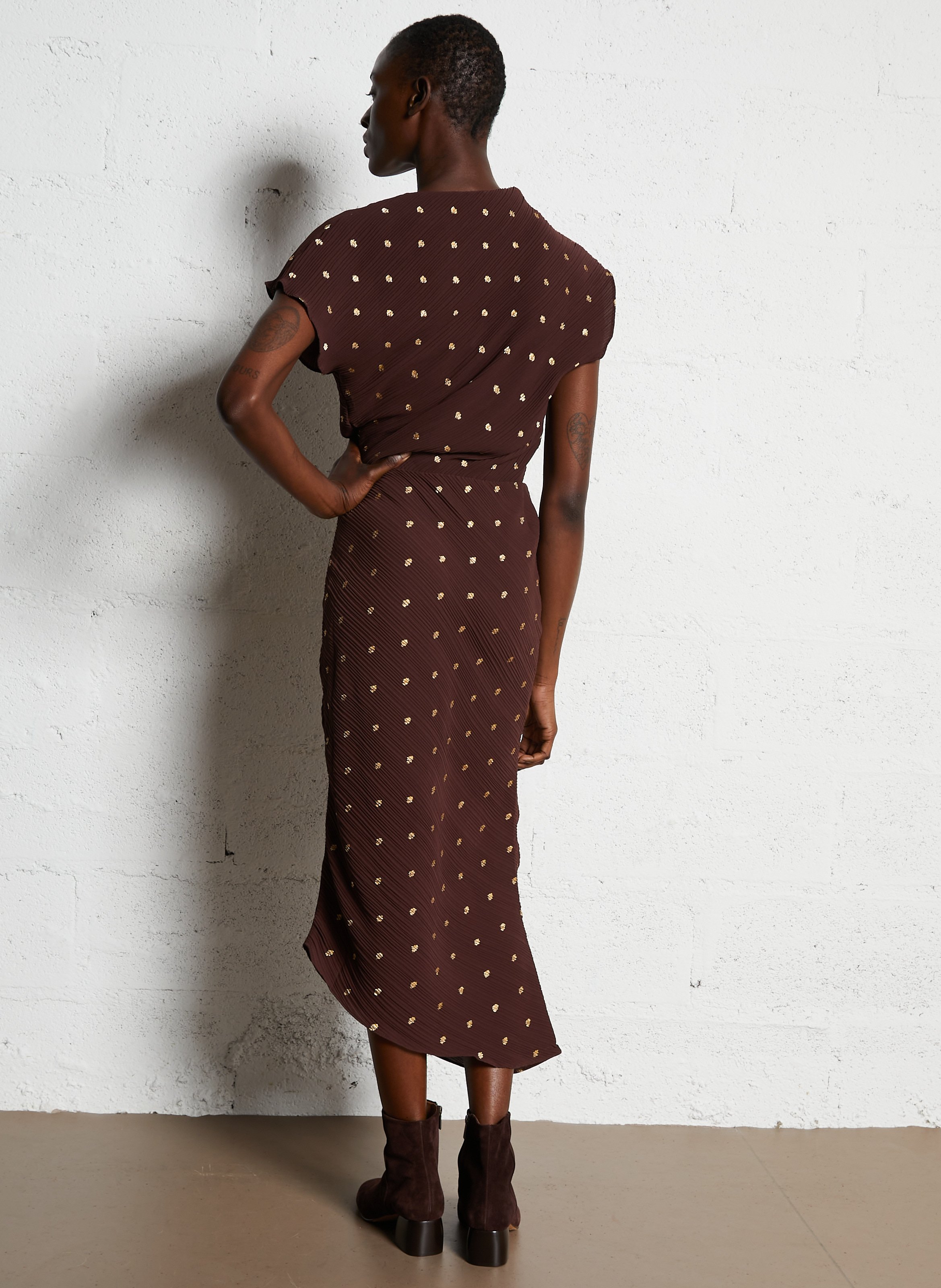 Robe midi asymétrique plissée NEVER FULLY DRESSED Marron