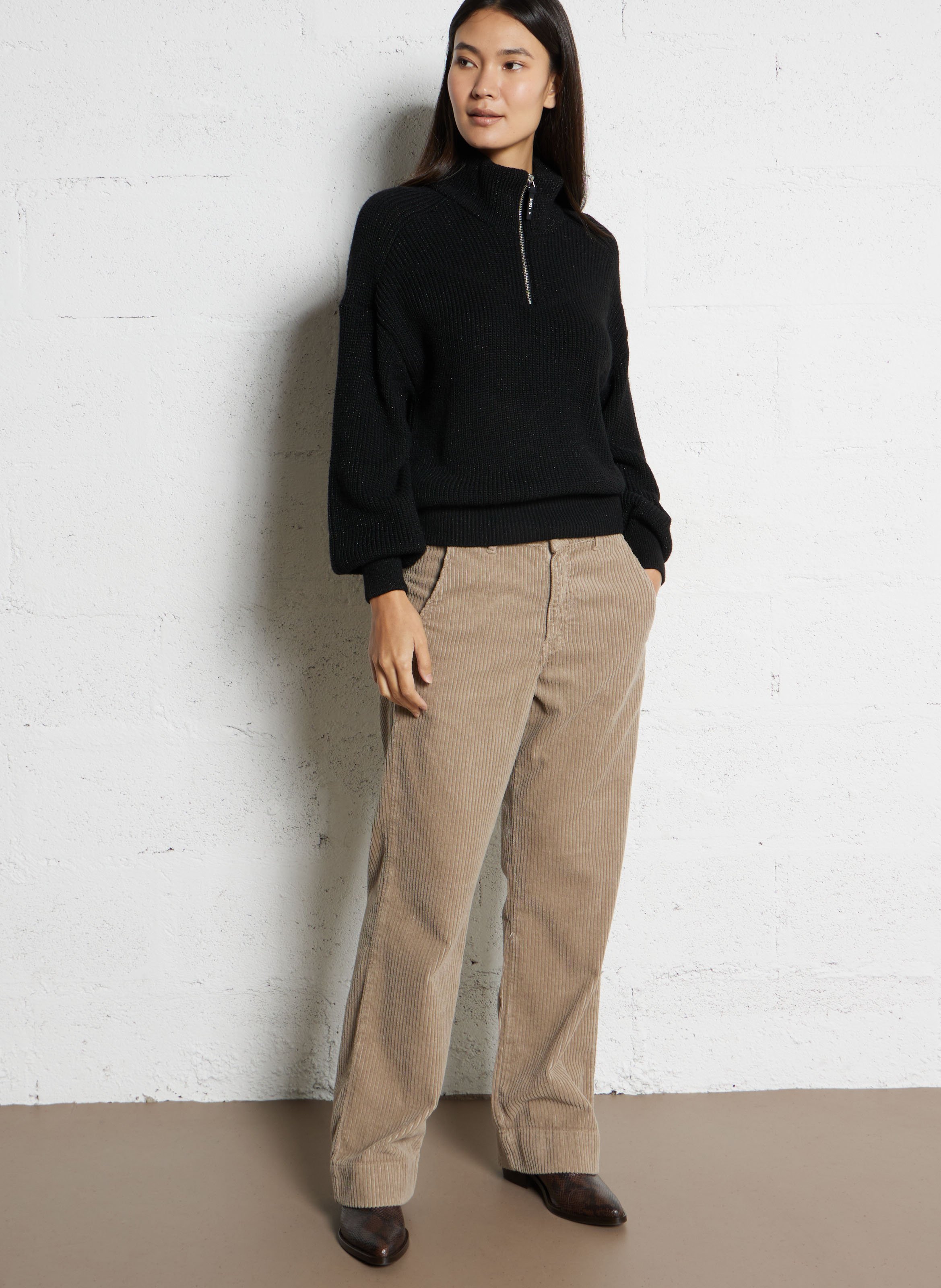 Maglione a collo alto con zip I CODE Nero