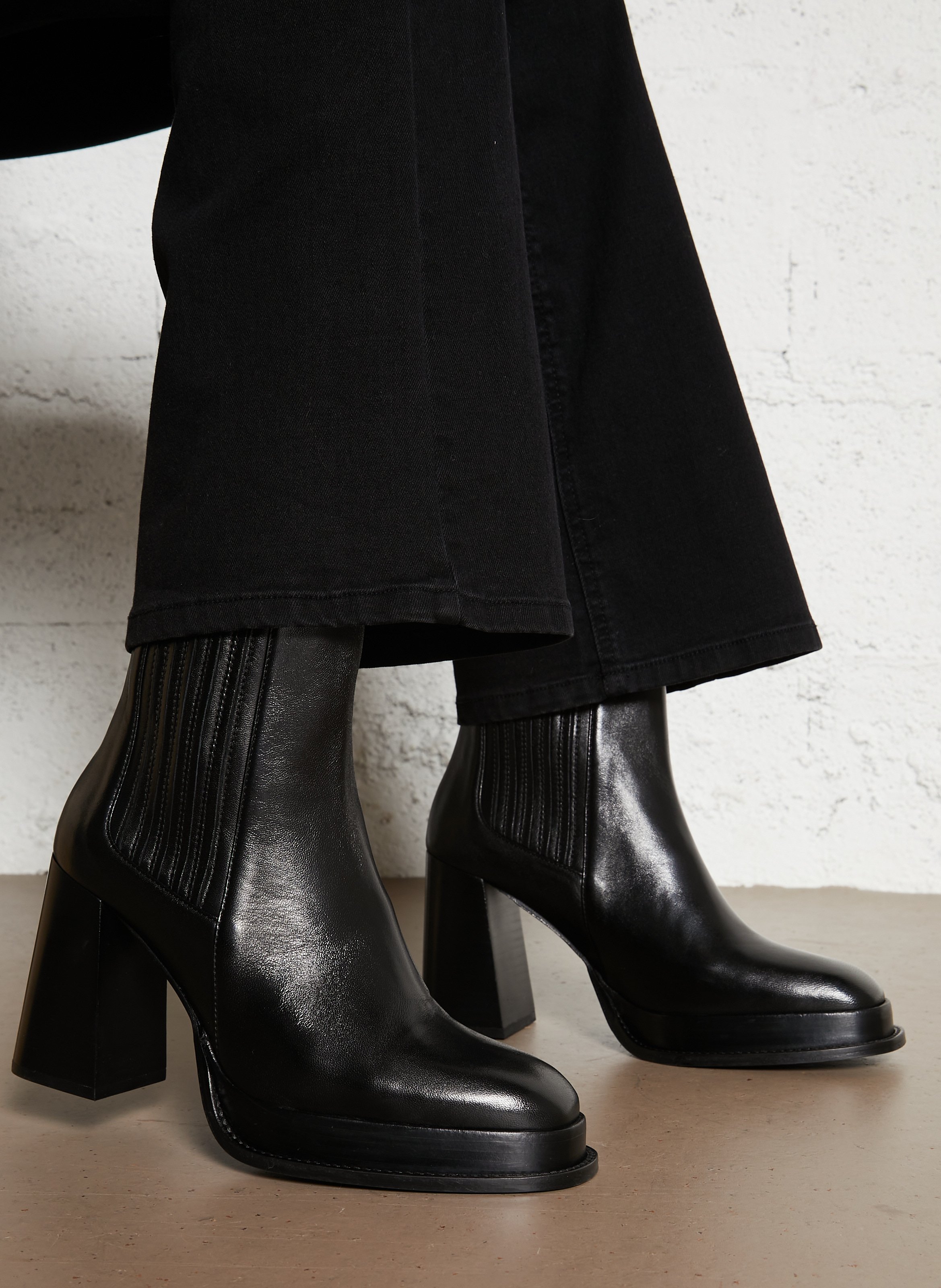 Bottines à plateformes et talons en cuir BOBBIES Noir