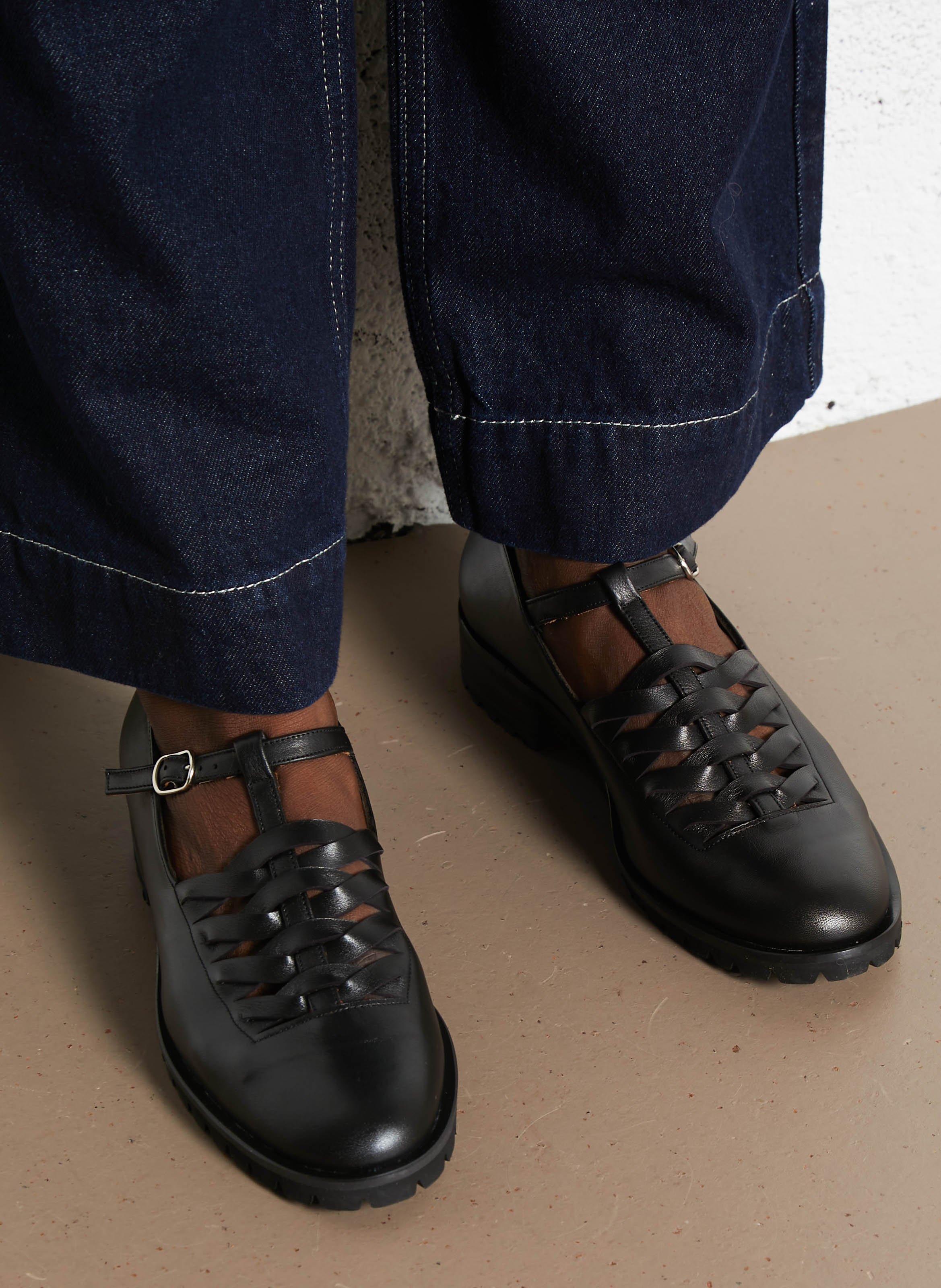 Cross-strap leather moccasins NAGUISA Black