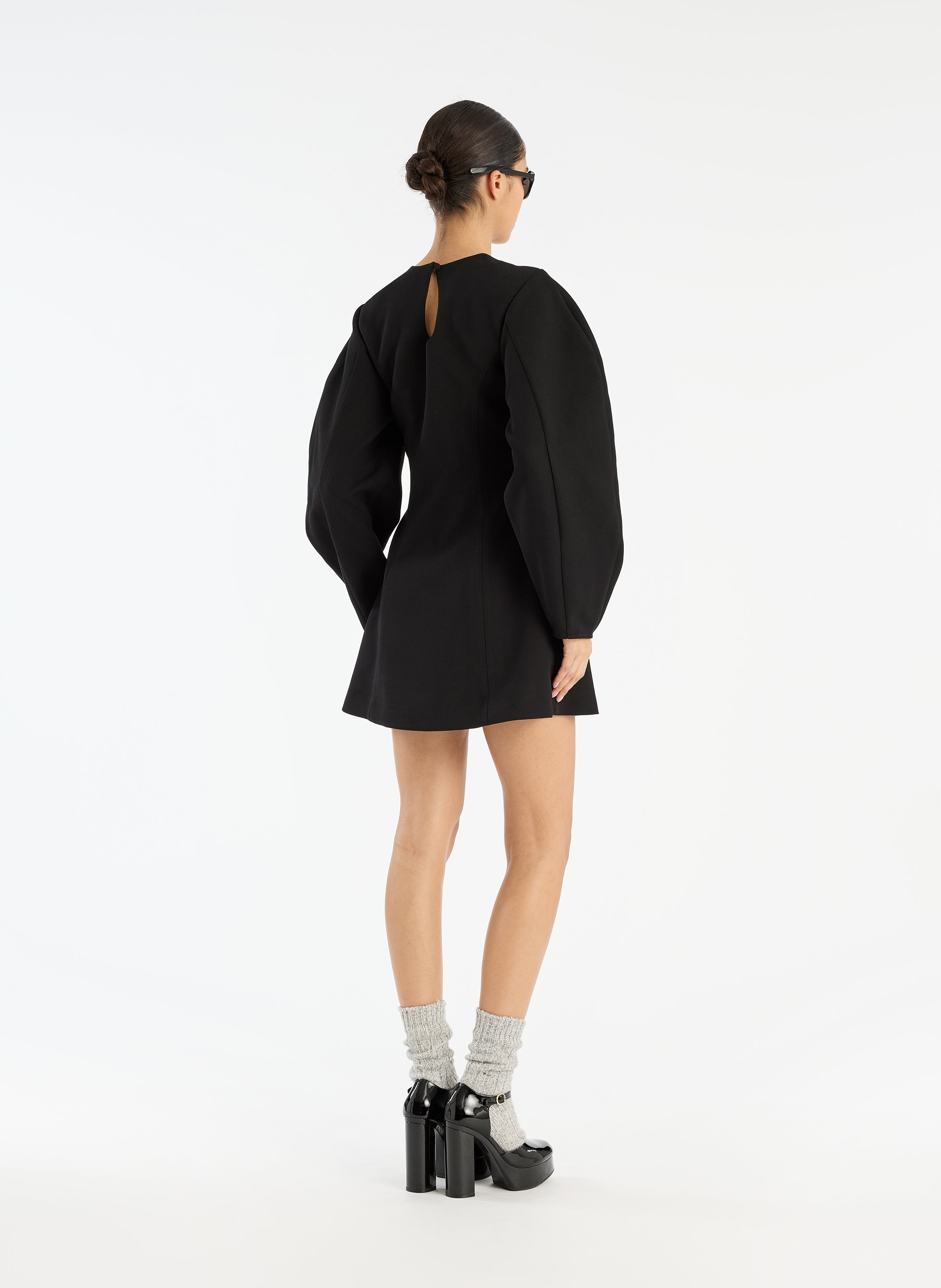 Robe courte col rond en fibres recyclées ROTATE Noir