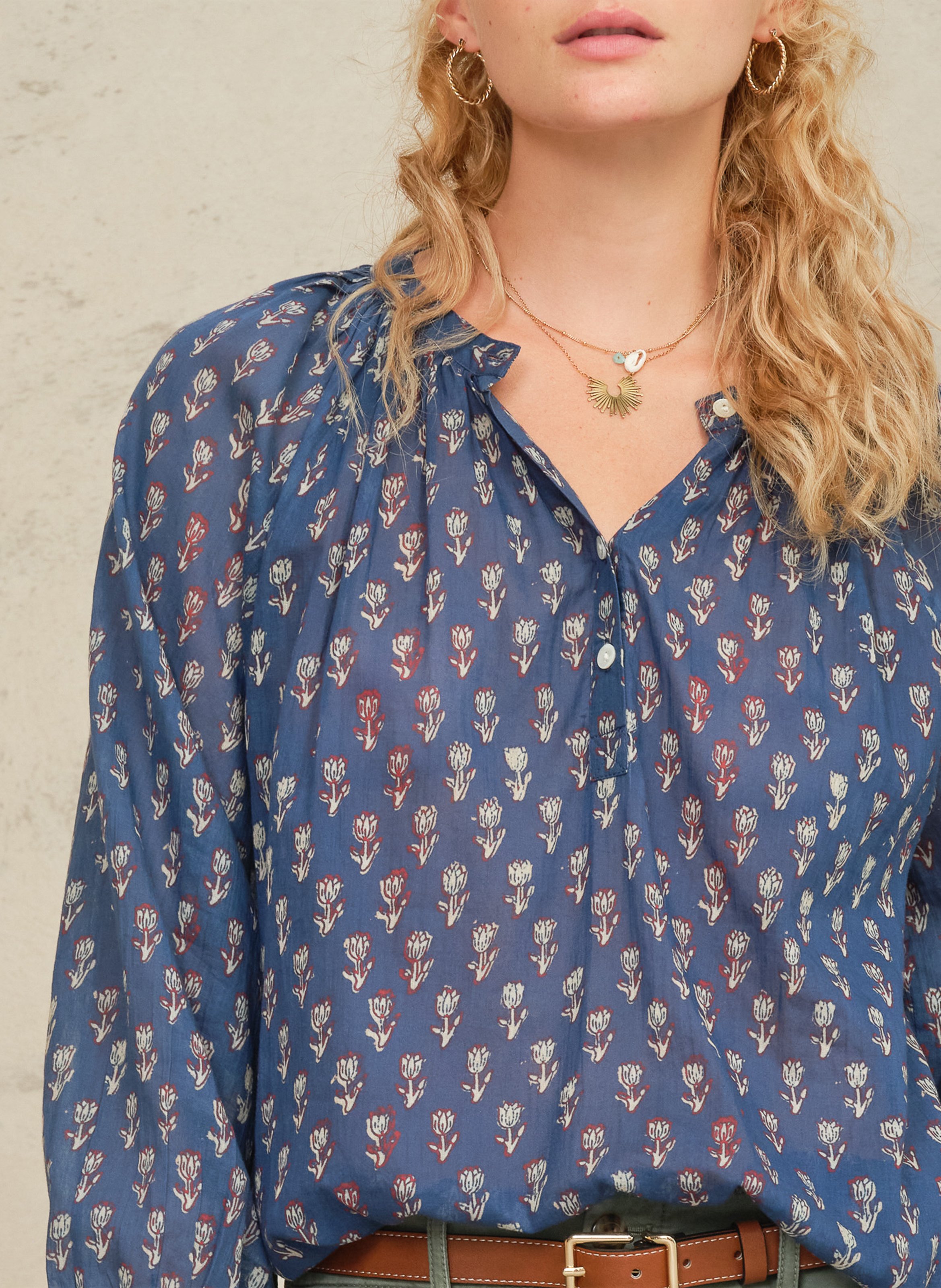 Printed straight blouse with round neck M.A.B.E Blue