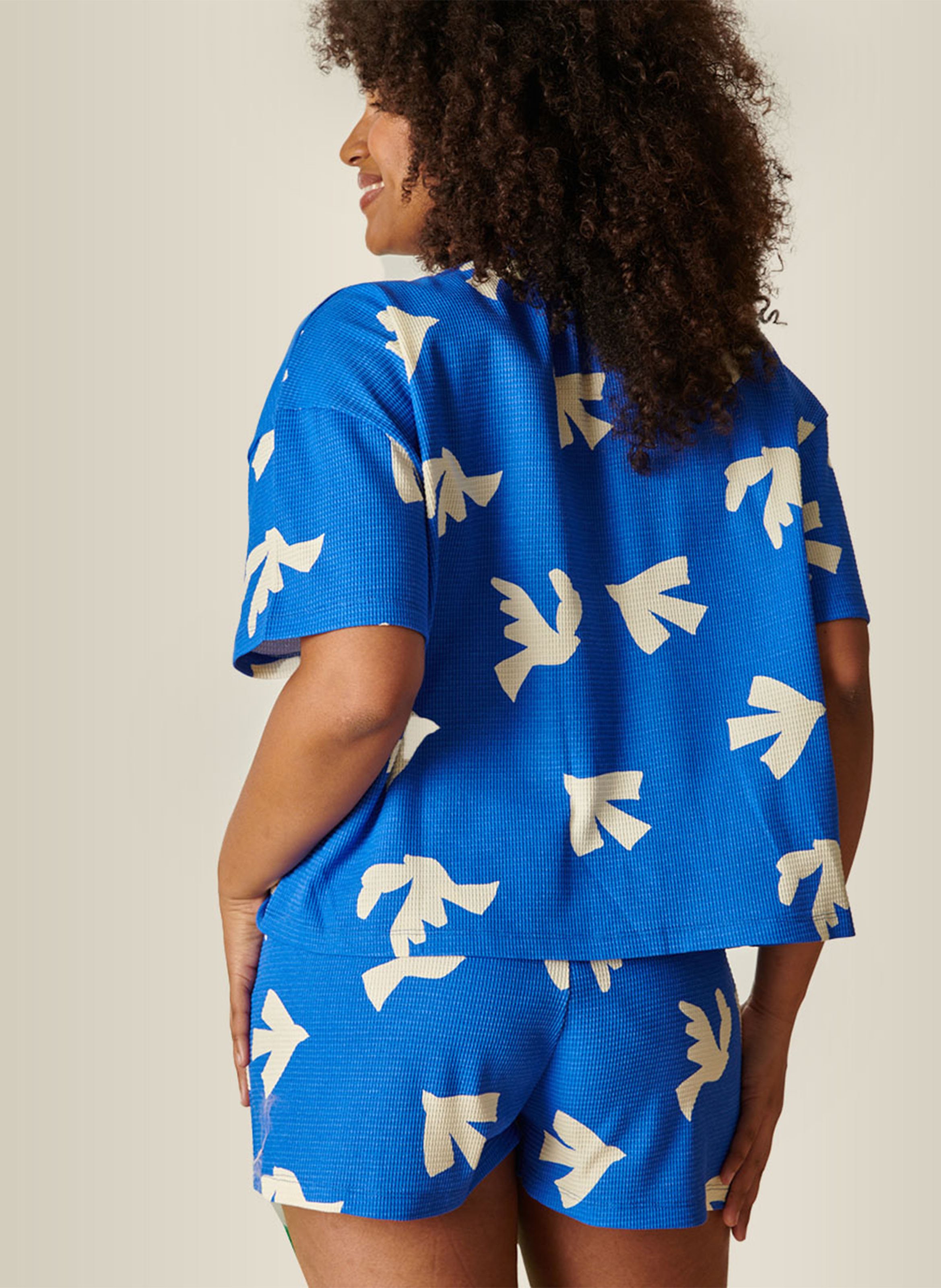 Pyjama-Shorts im Oversize-Schnitt mit Print WE ARE JOLIES Blau