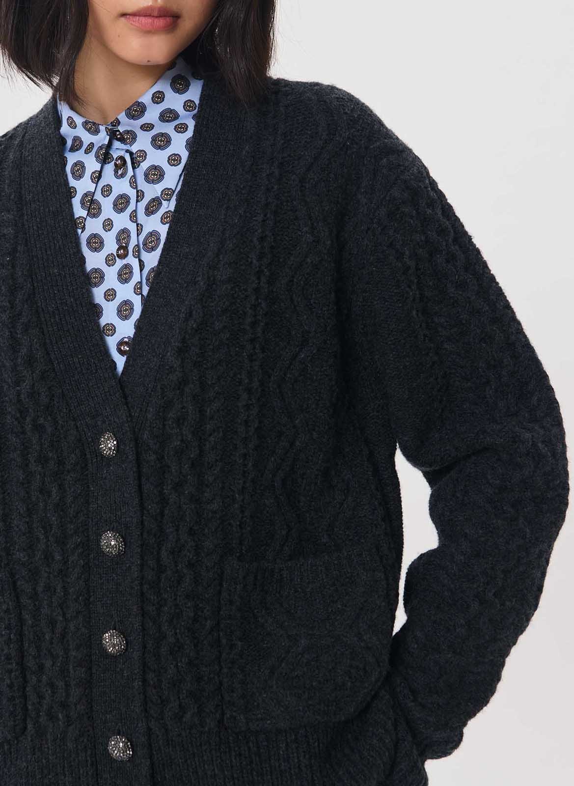 Ruimvallend vest met V-hals en knoopsluiting van wol TARA JARMON Grijs
