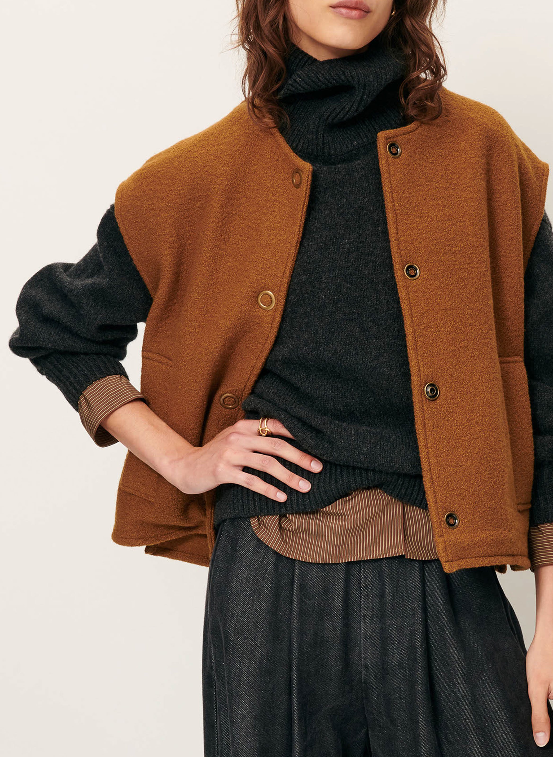 Straight round-neck wool cardigan SESSUN Brown