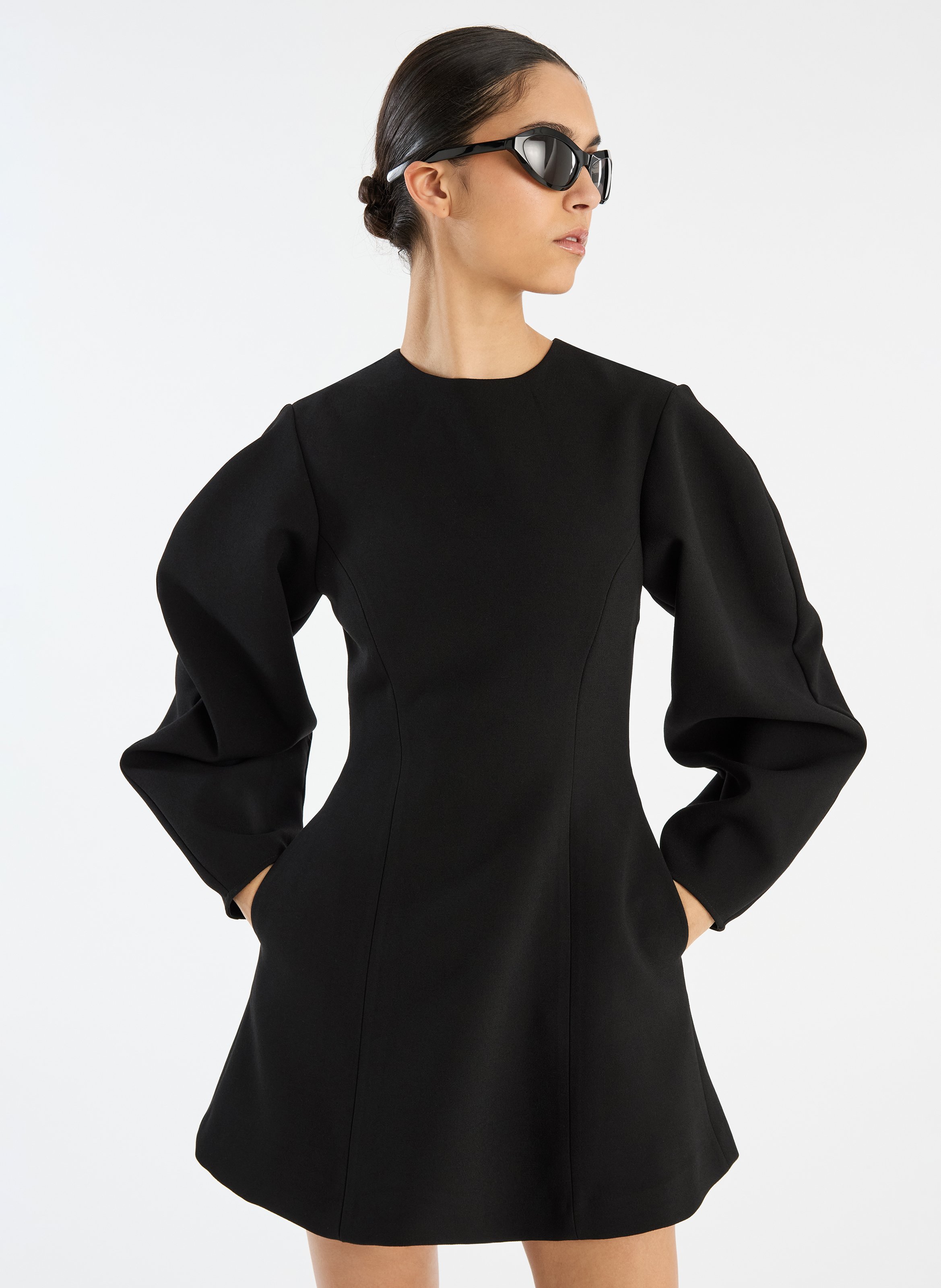 Robe courte col rond en fibres recyclées ROTATE Noir