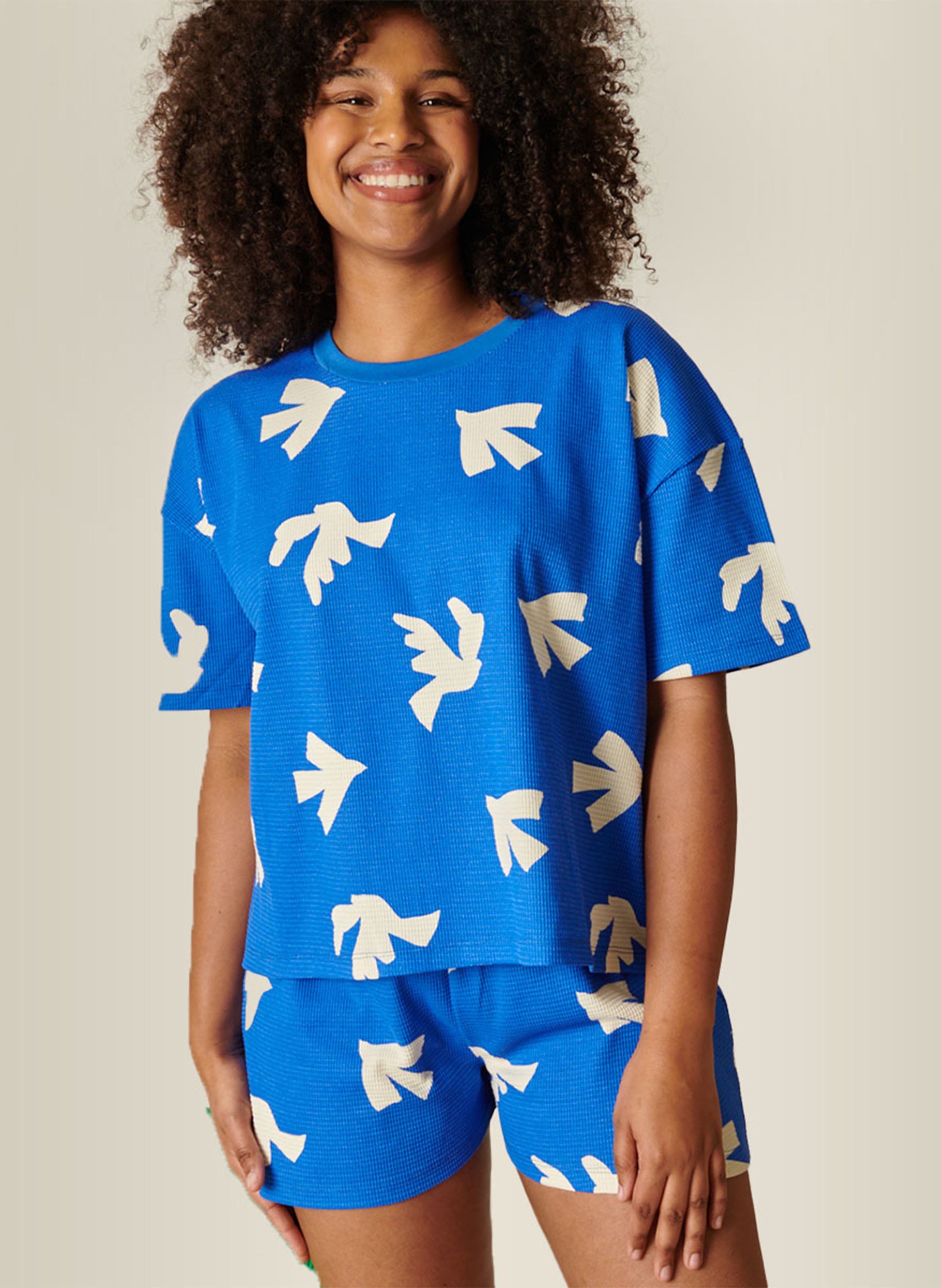 Pyjama-Shorts im Oversize-Schnitt mit Print WE ARE JOLIES Blau