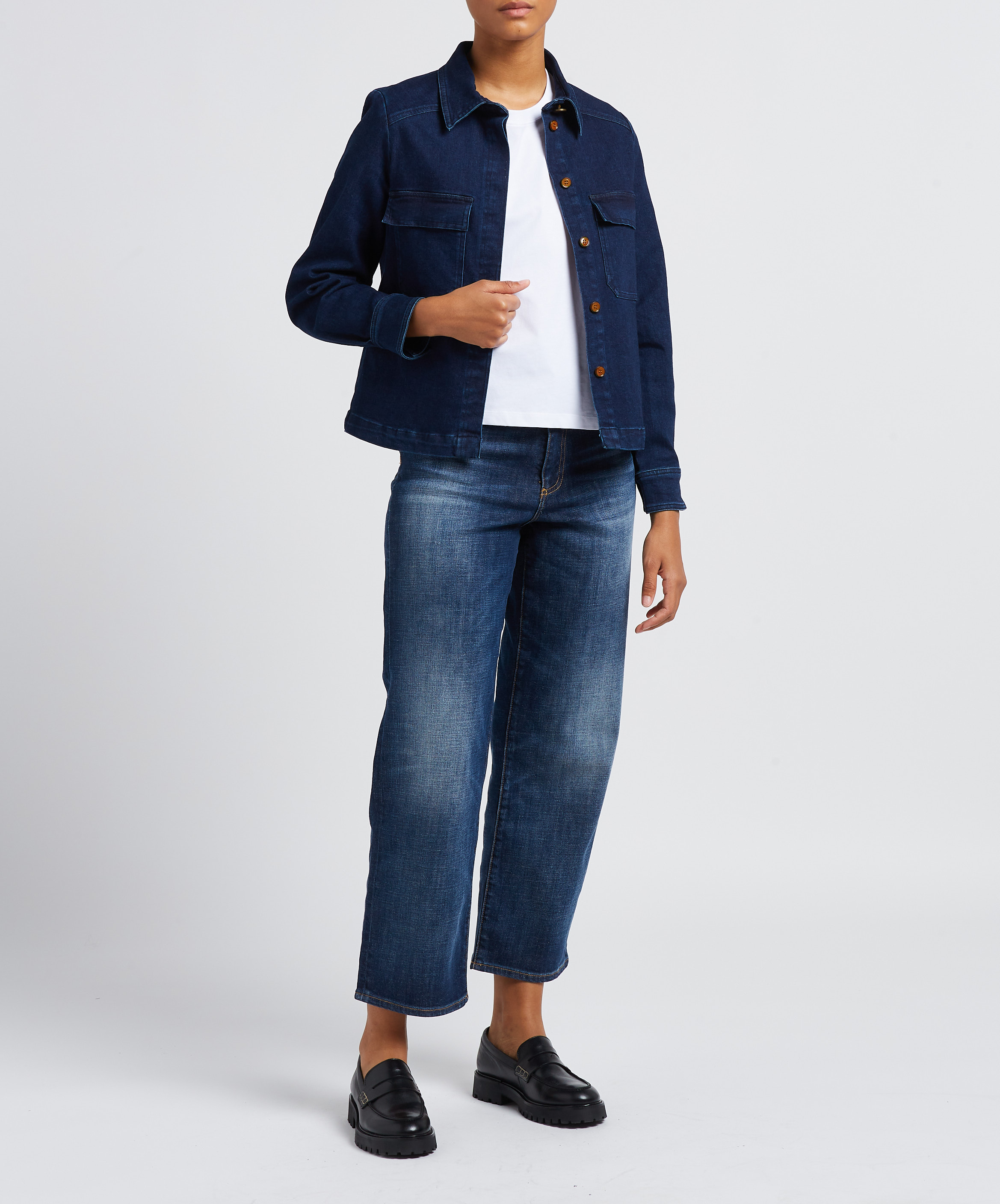Gerade geschnittene Kurzjacke aus leichtem Baumwolldenim SESSUN Blau