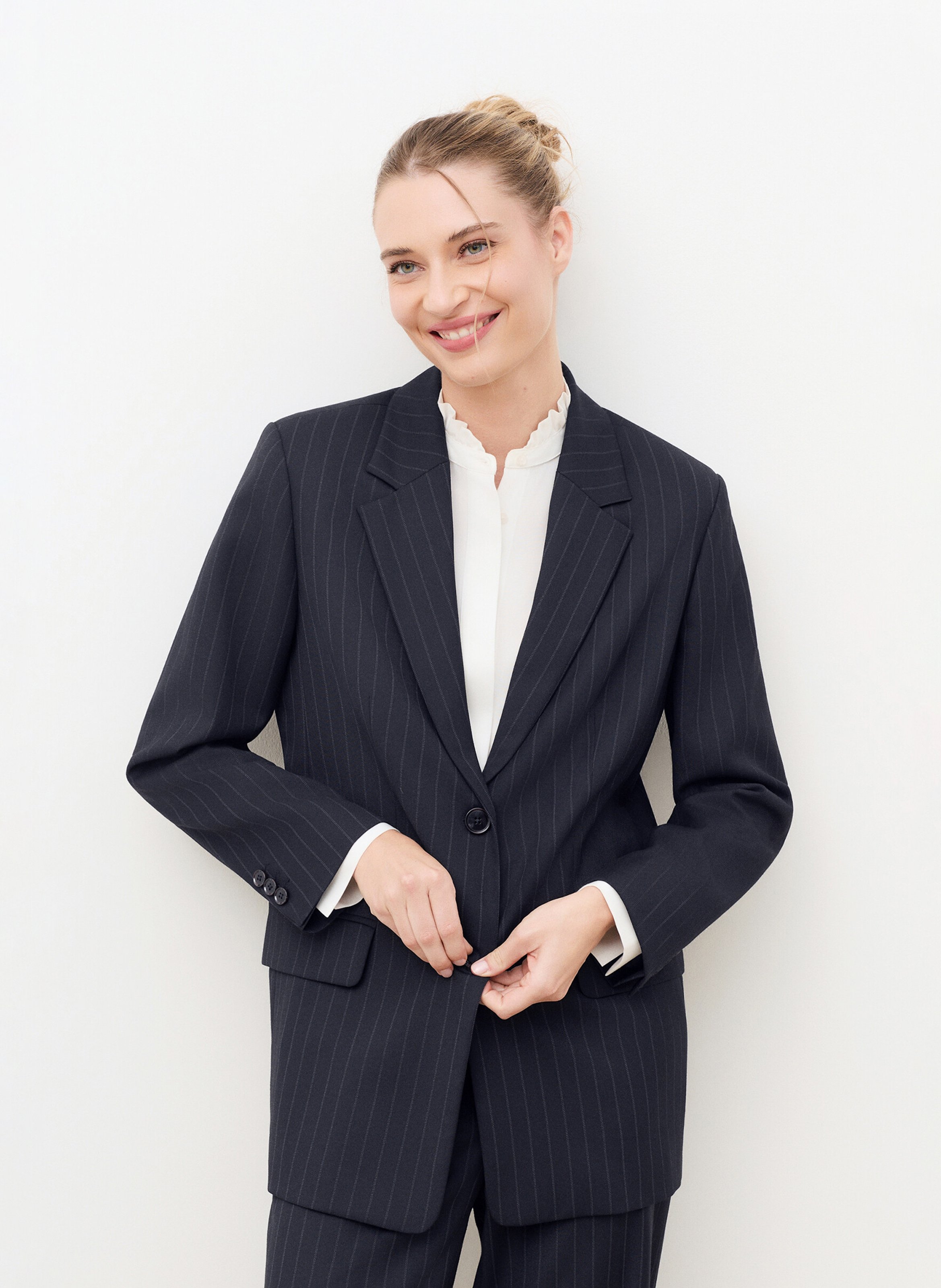Taillierte Blazerjacke mit Streifen CAROLL Blau
