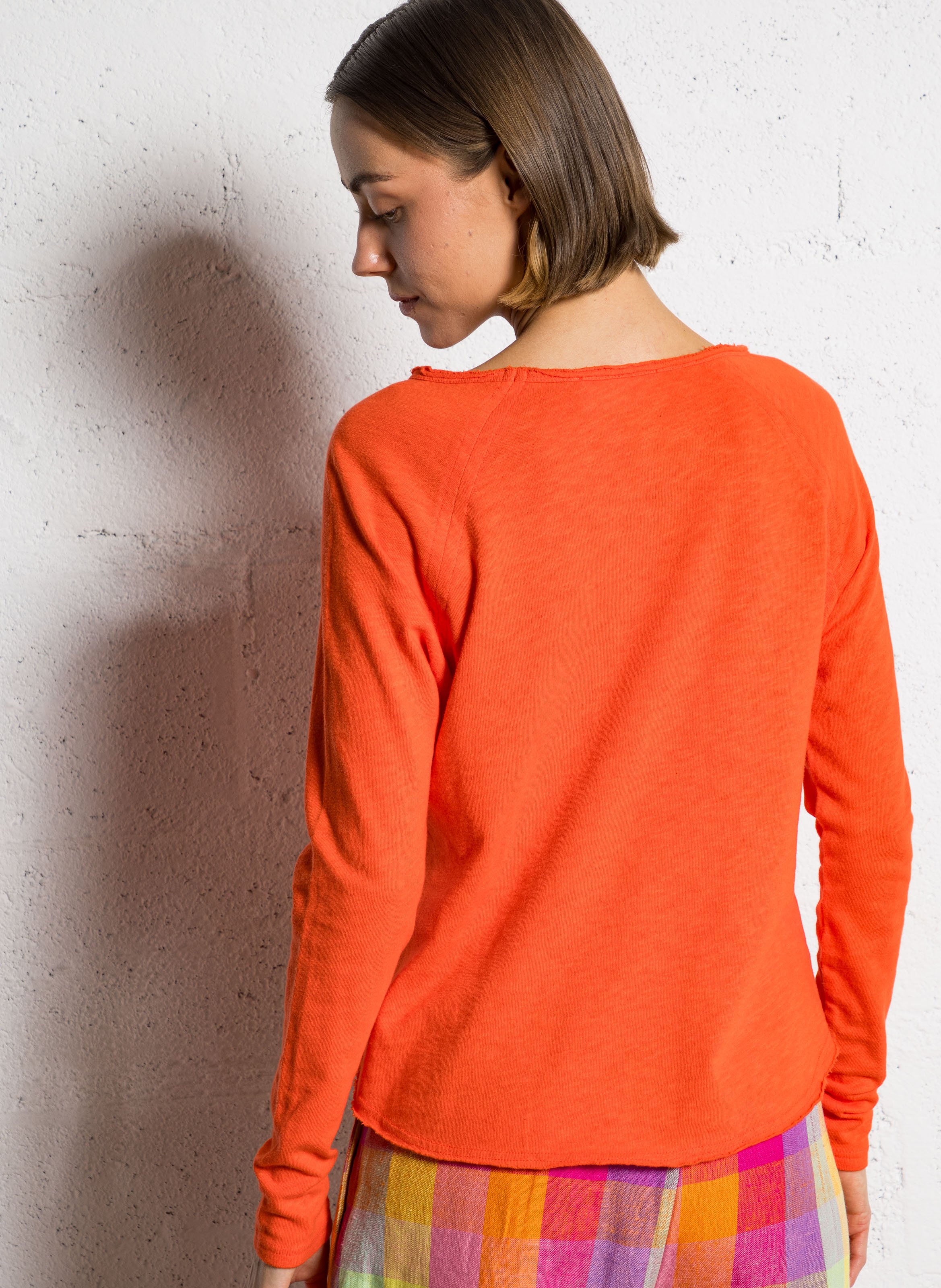 Baumwoll-T-Shirt mit U-Boot-Ausschnitt Rot