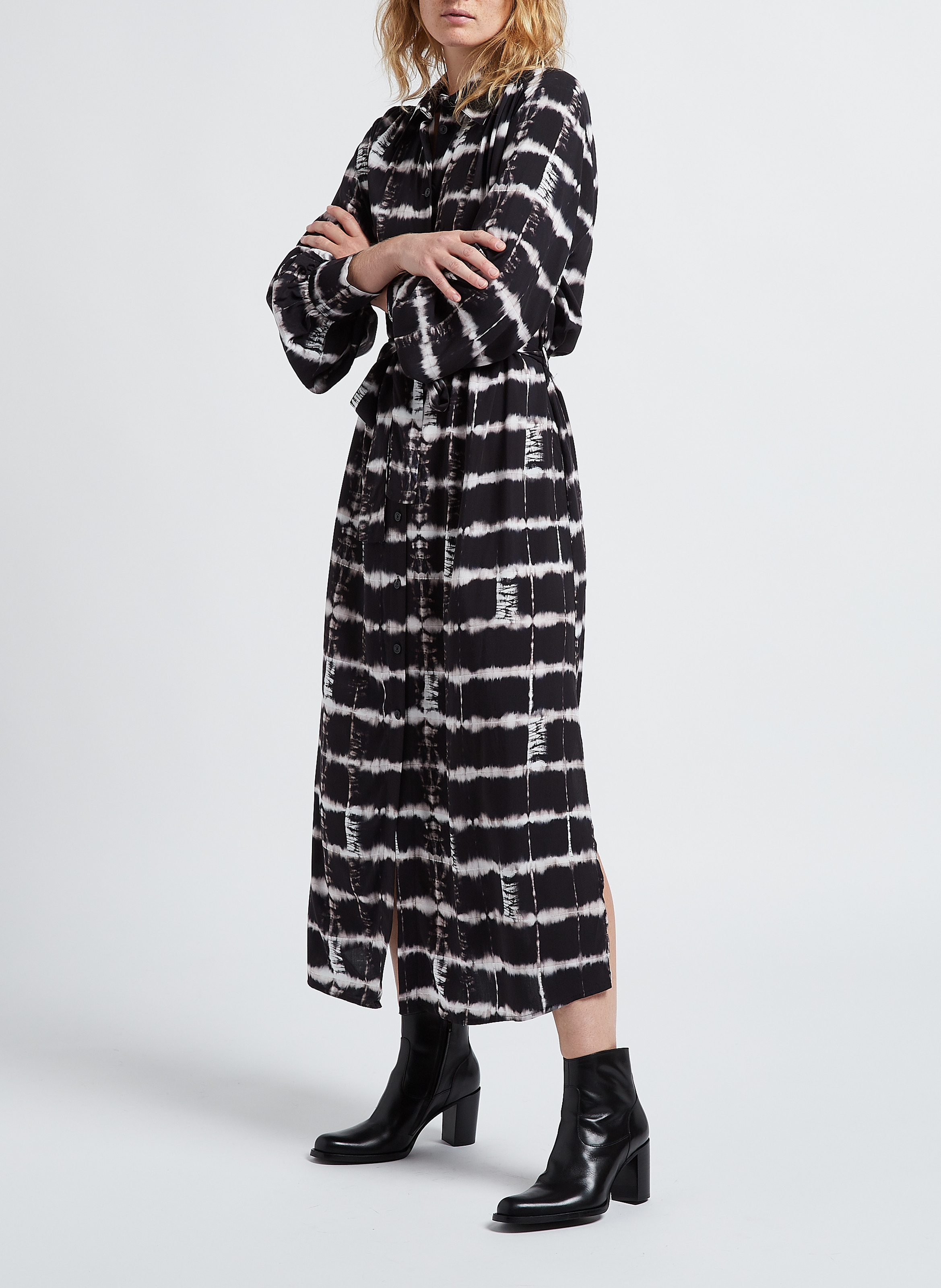 Gerade geschnittenes, fließendes Hemdkleid PLEASE Schwarz