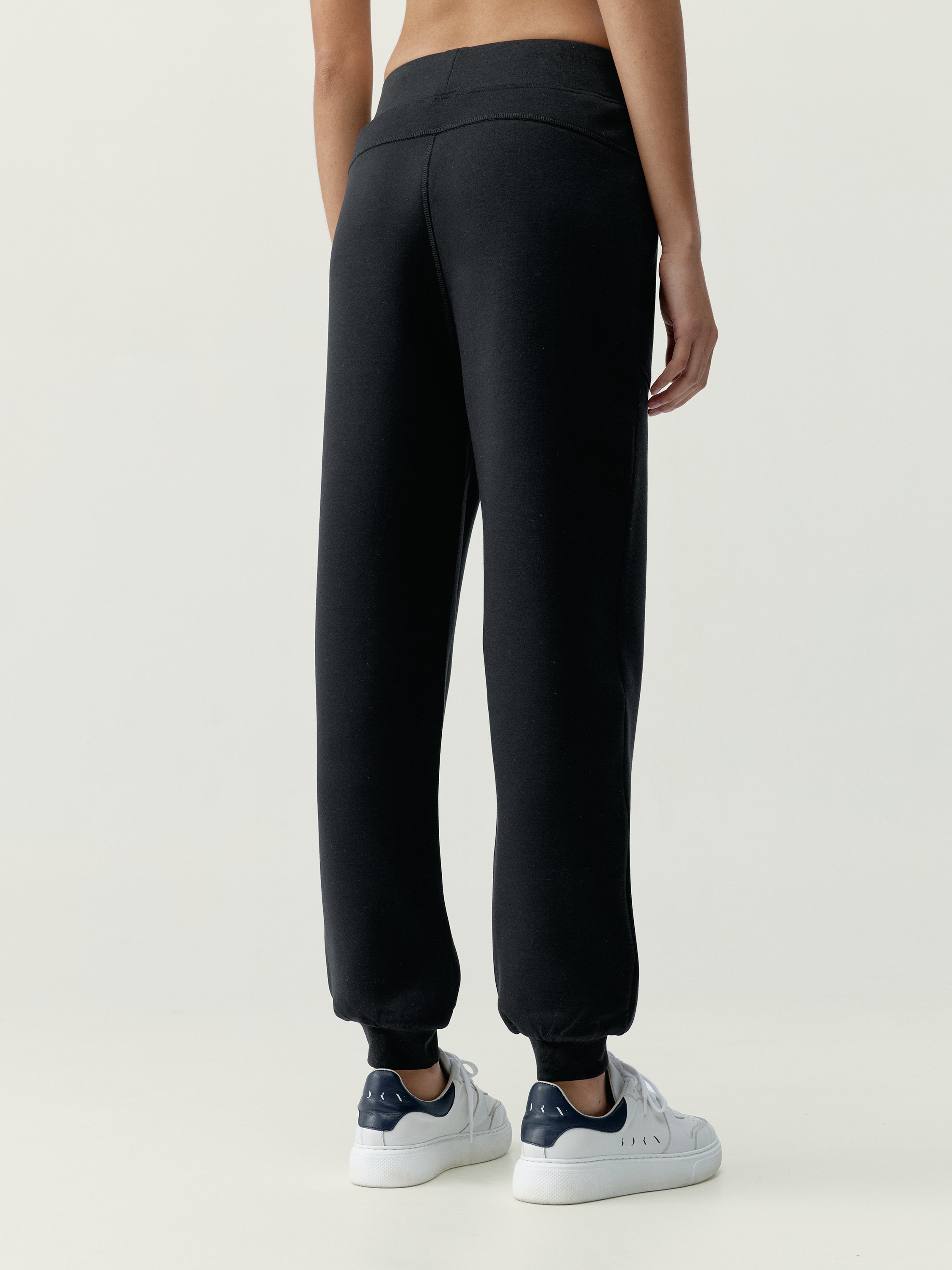 Women's BLOOM quick-drying soft-touch sports joggers BORN Black