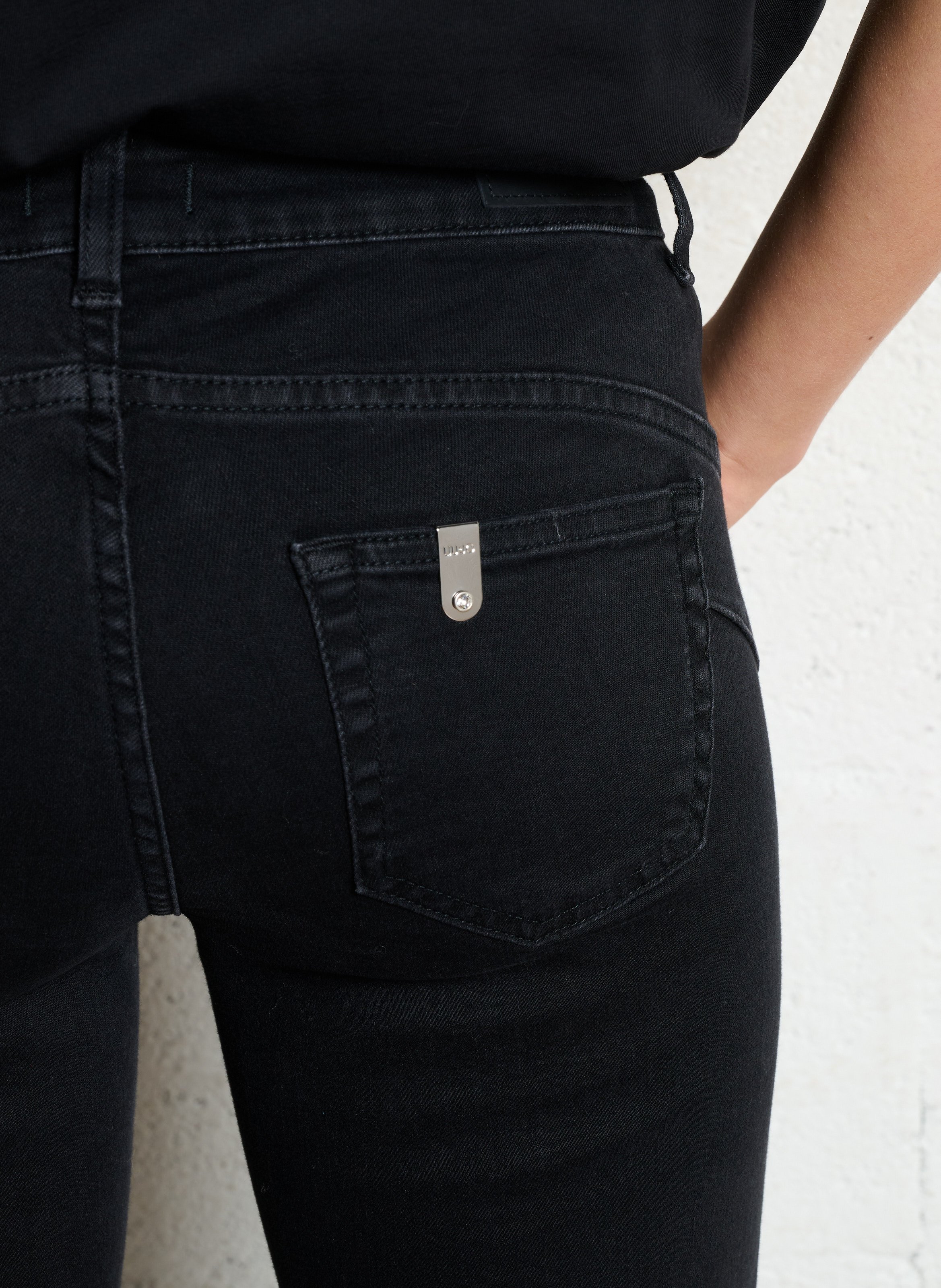 Gerade Jeans mit Strassumrandung am Saum LIU JO Schwarz