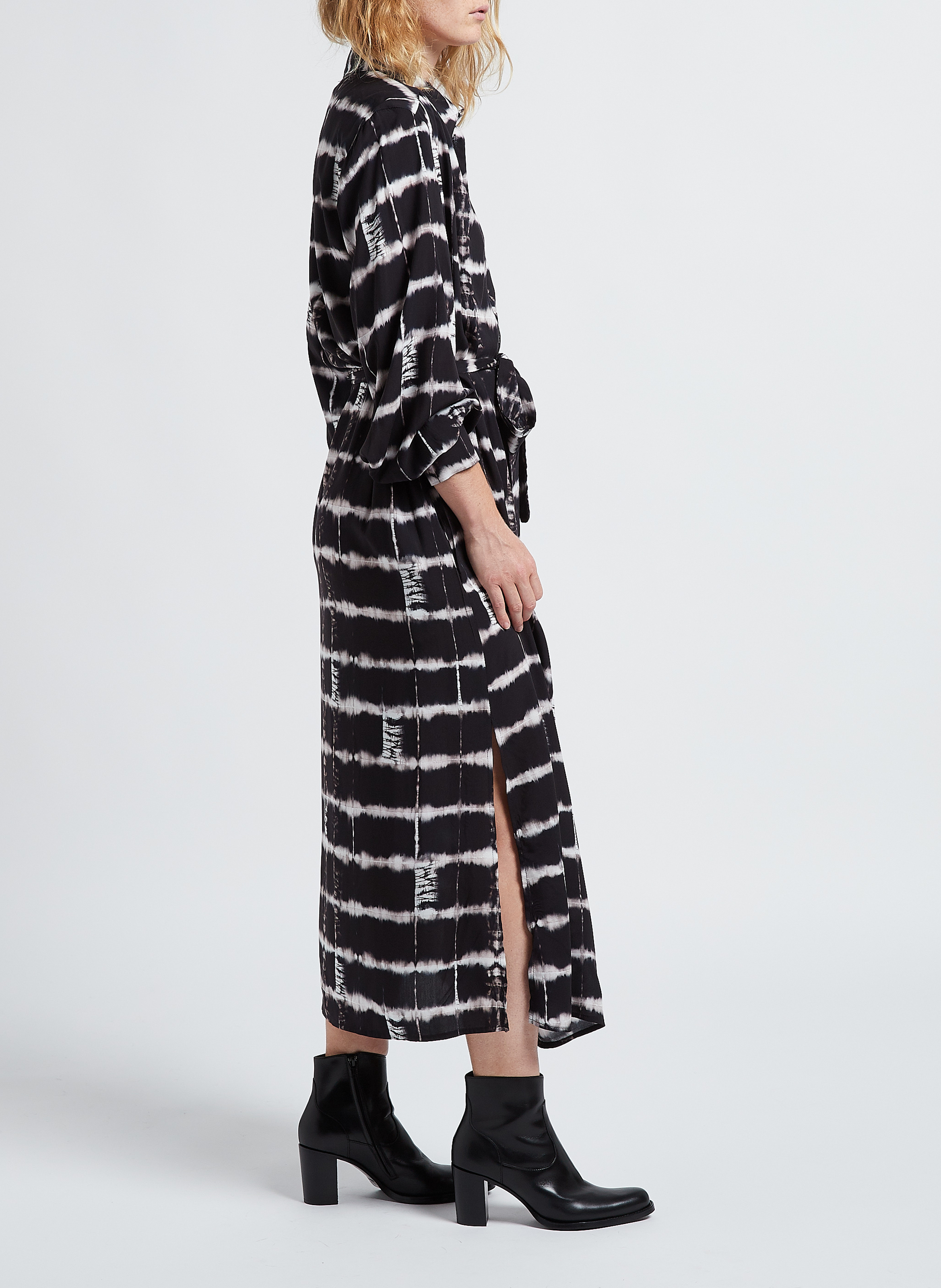 Gerade geschnittenes, fließendes Hemdkleid PLEASE Schwarz