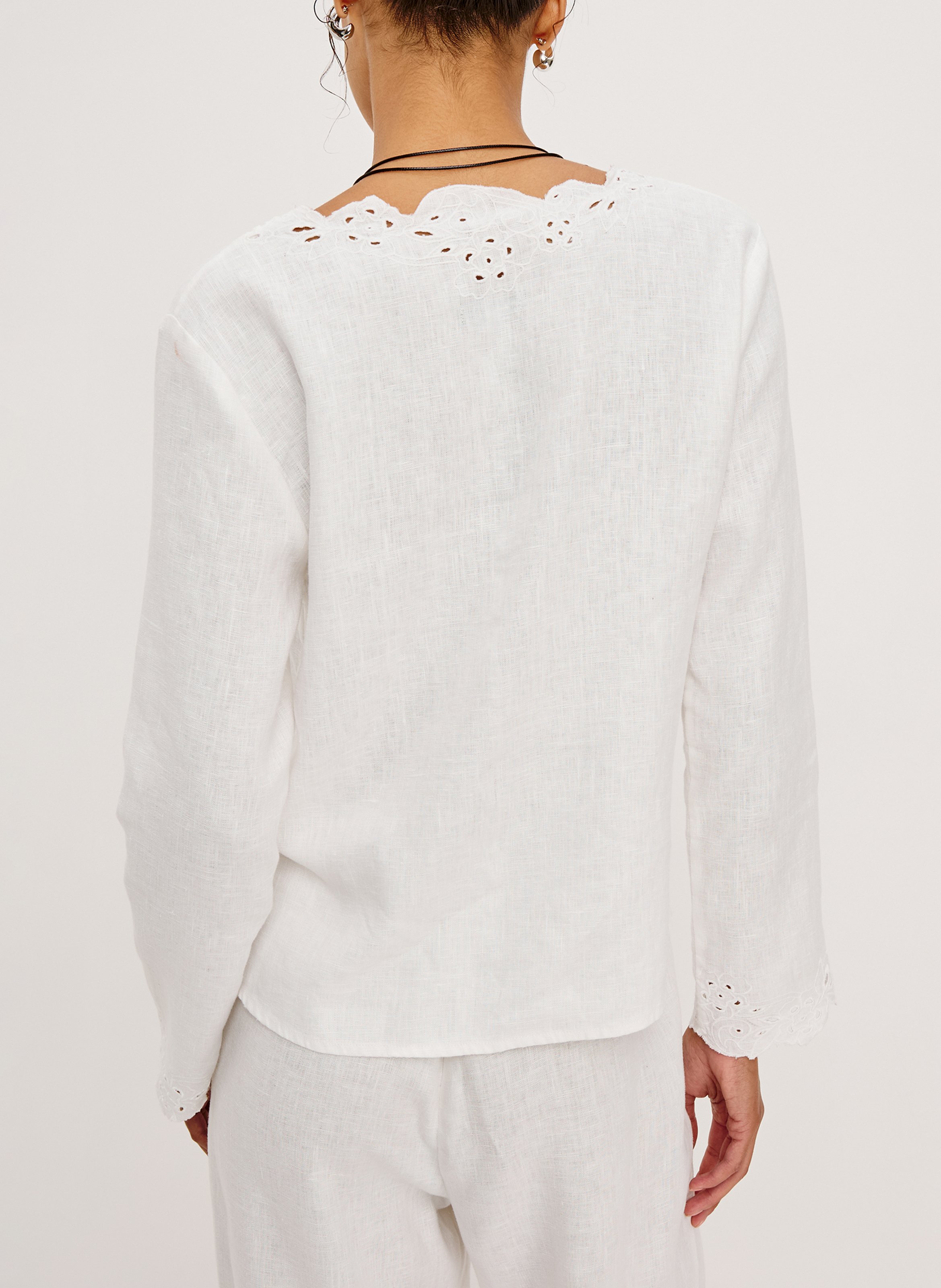 Top brodé manches longues à nouer RAILS Blanc