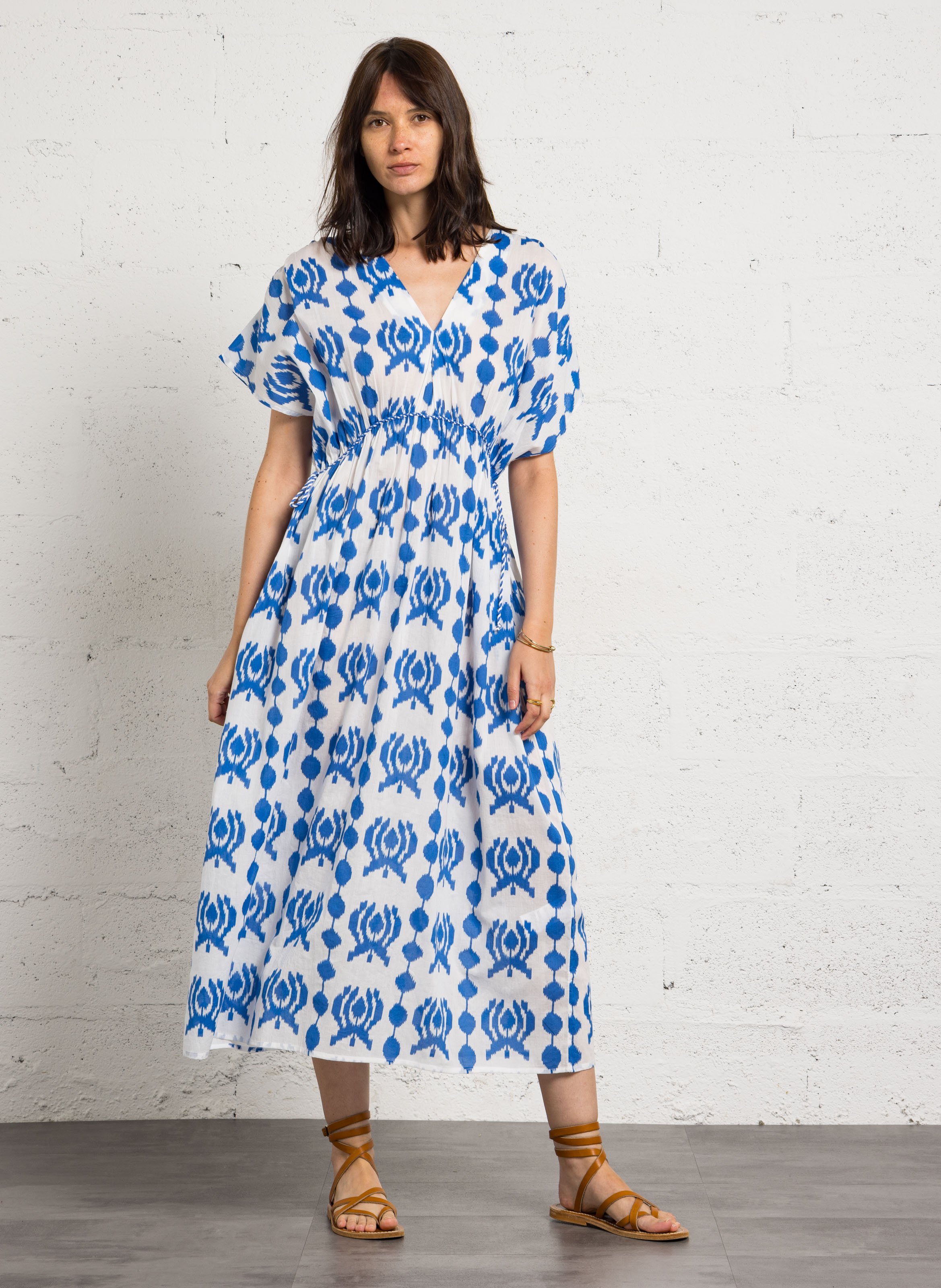 Loose long dress with V-neck and print MAISON 123 Blue