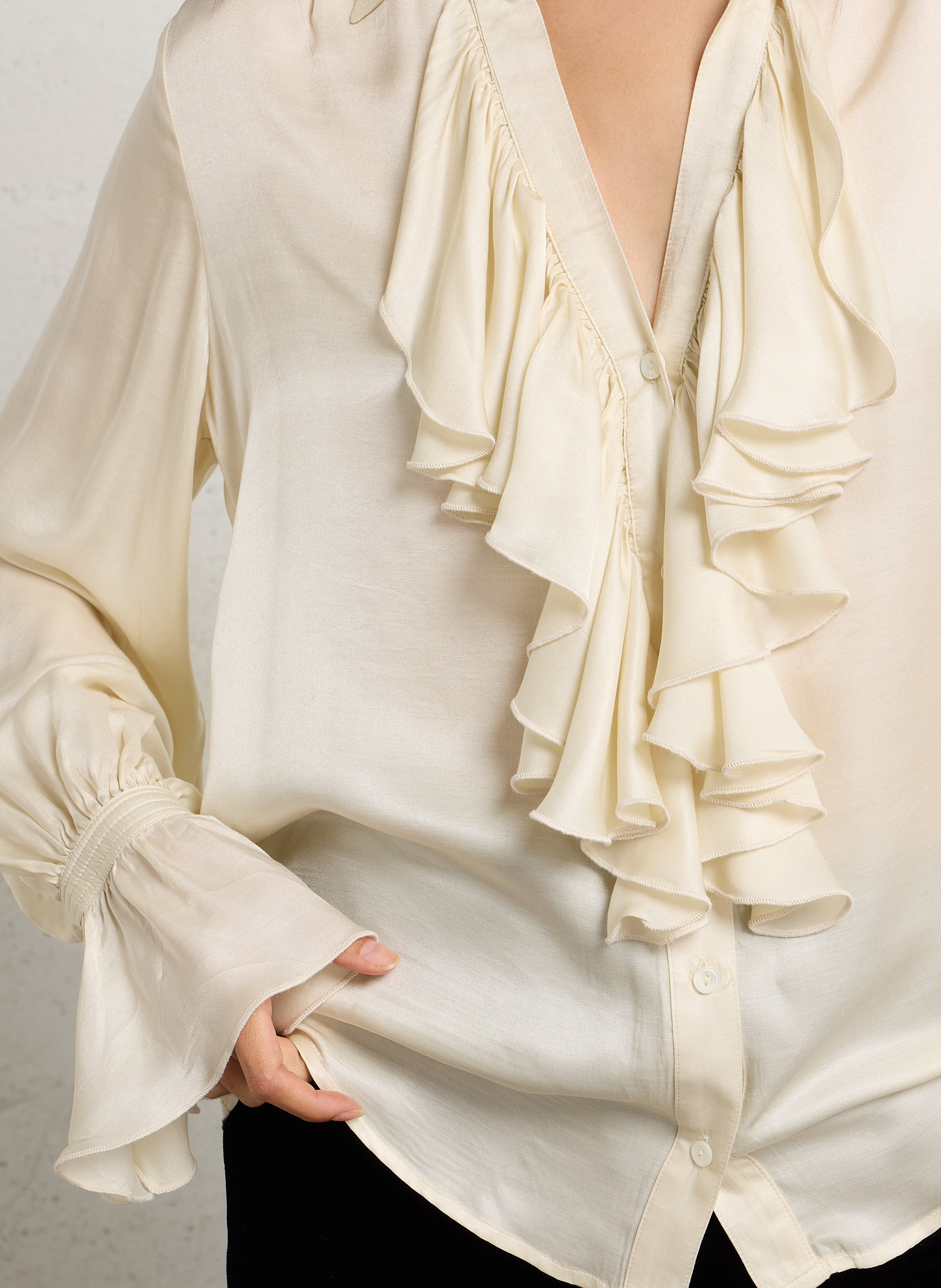 Chemise à volants effet satiné  DIEGA Beige