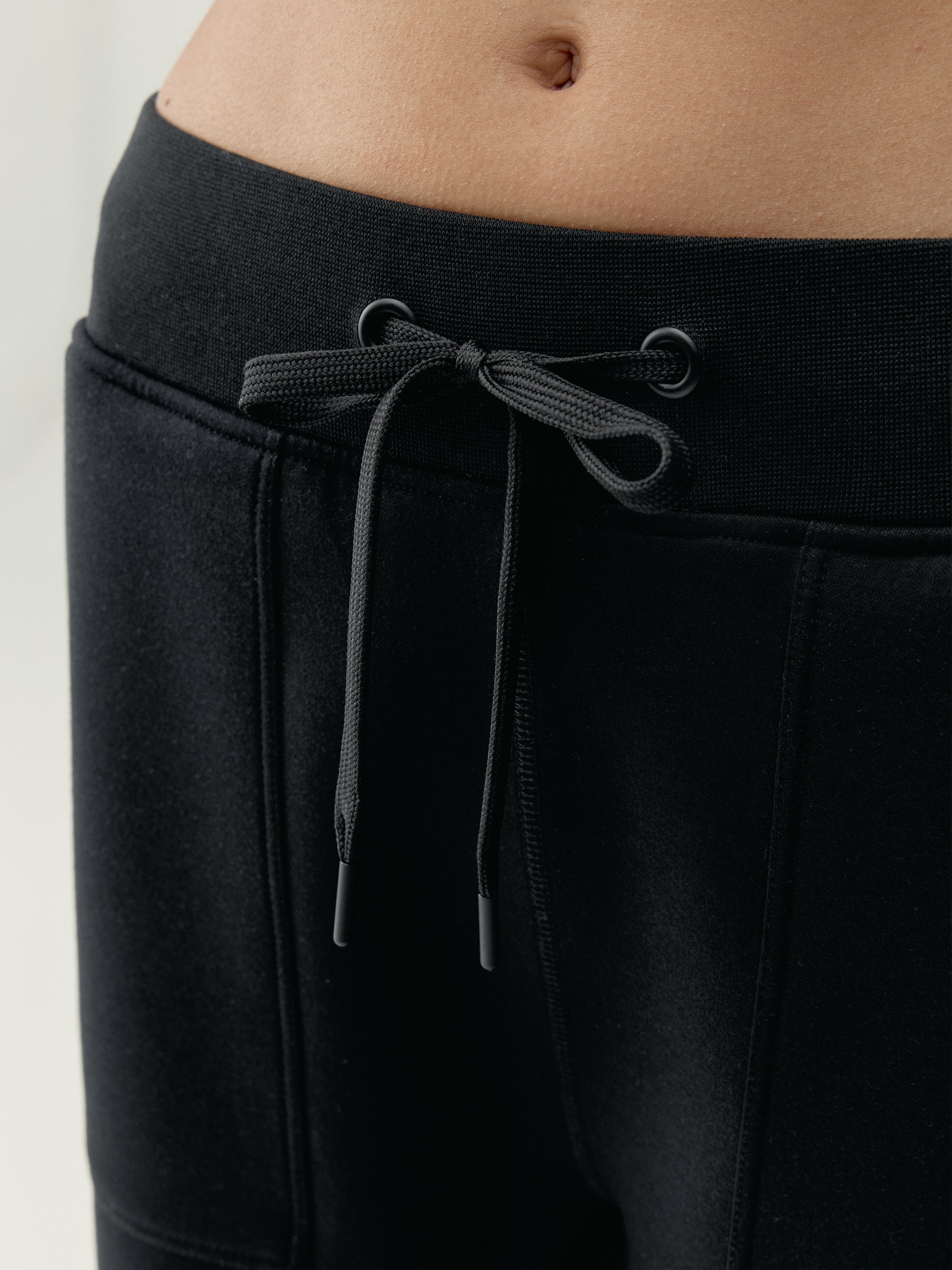 Women's BLOOM quick-drying soft-touch sports joggers BORN Black