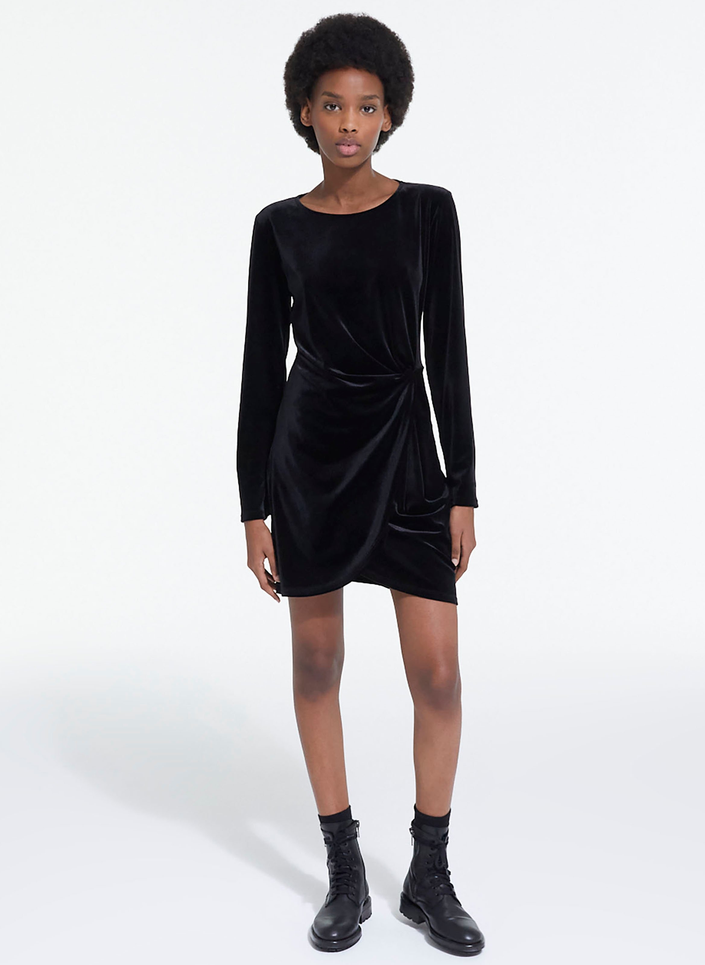 h and m black velvet dress