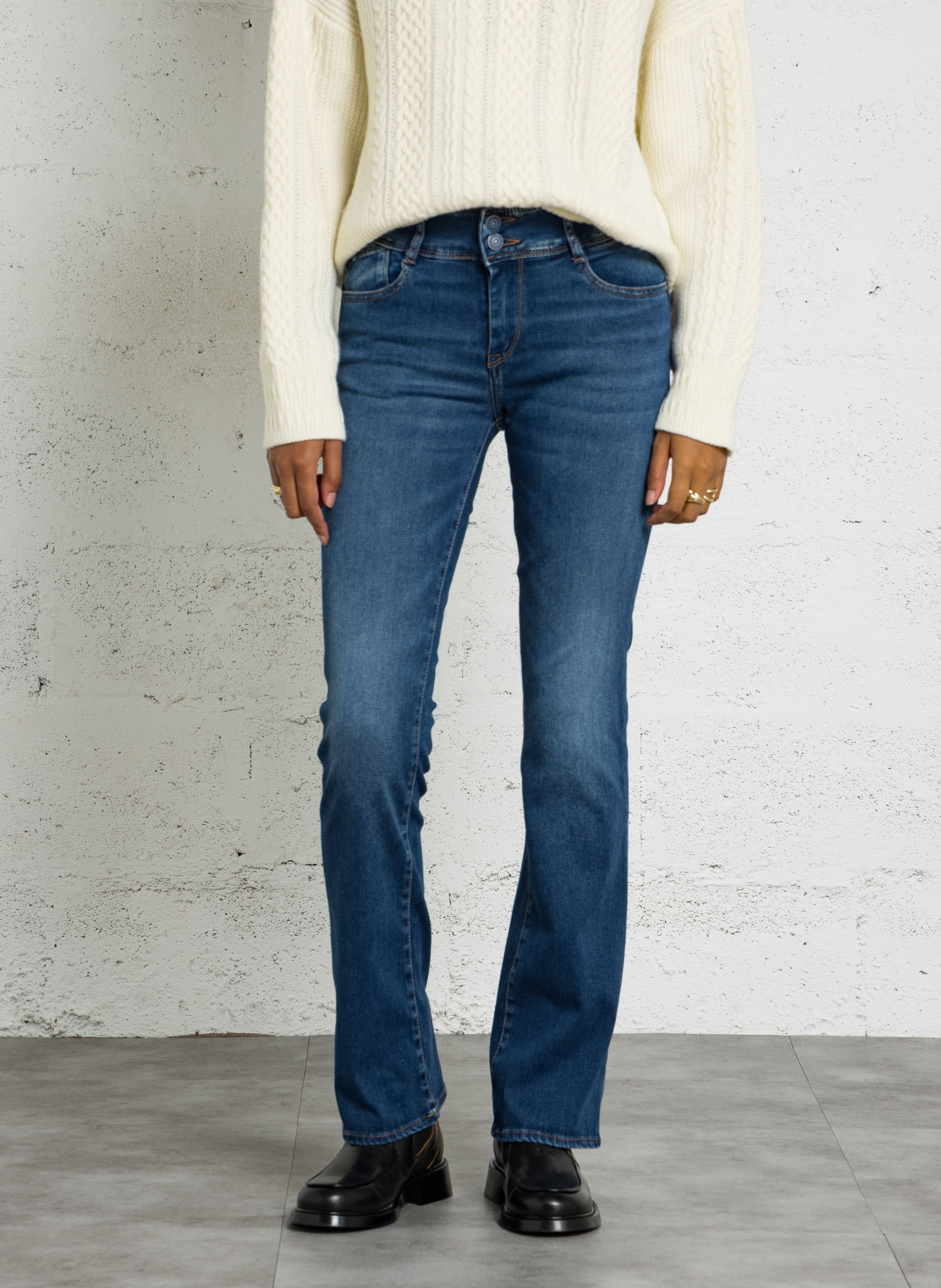Bootcut Jeans aus Baumwoll-Mix LE TEMPS DES CERISES Blau