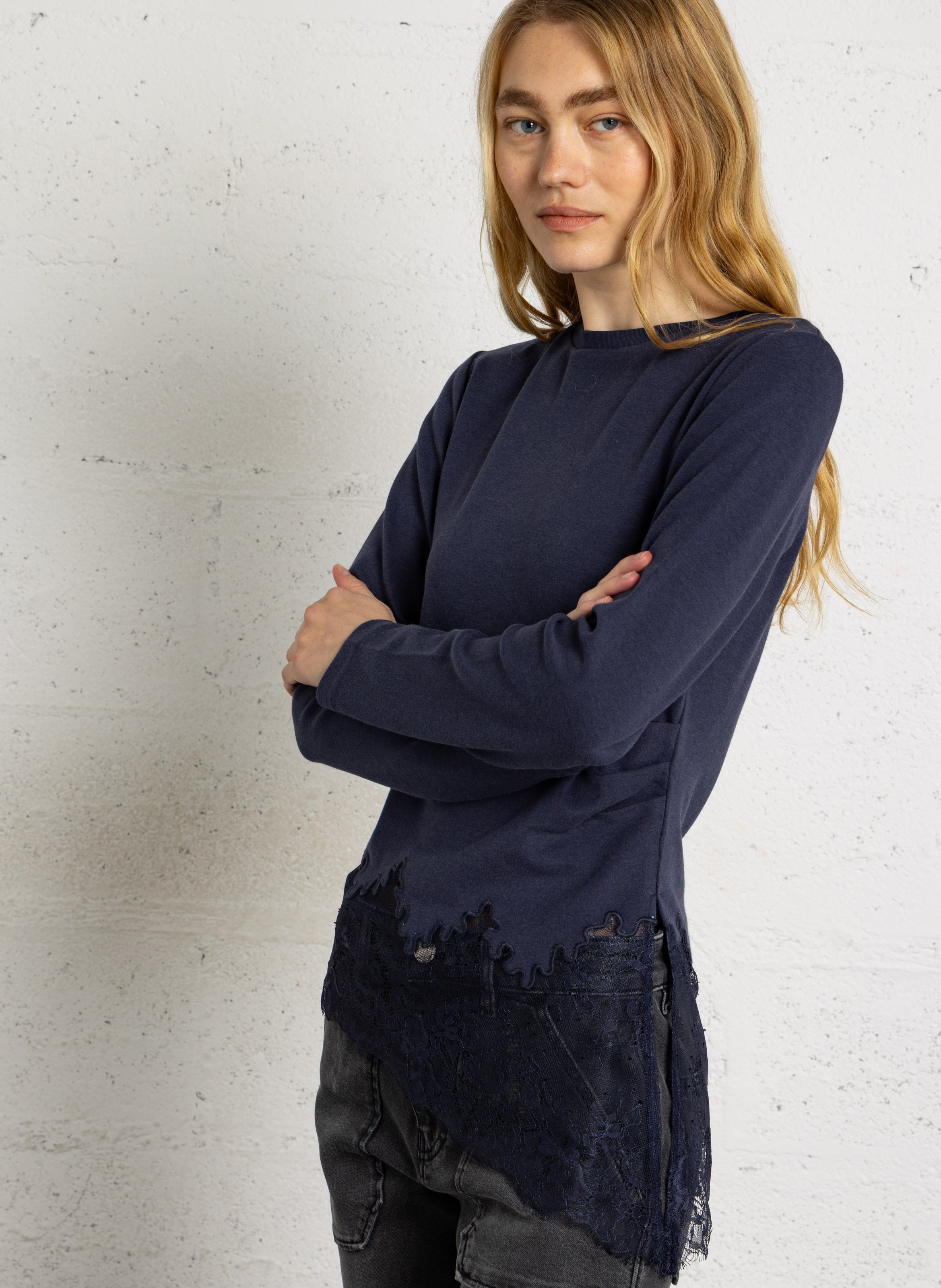 Top asymétrique à détail dentelle en coton BERENICE