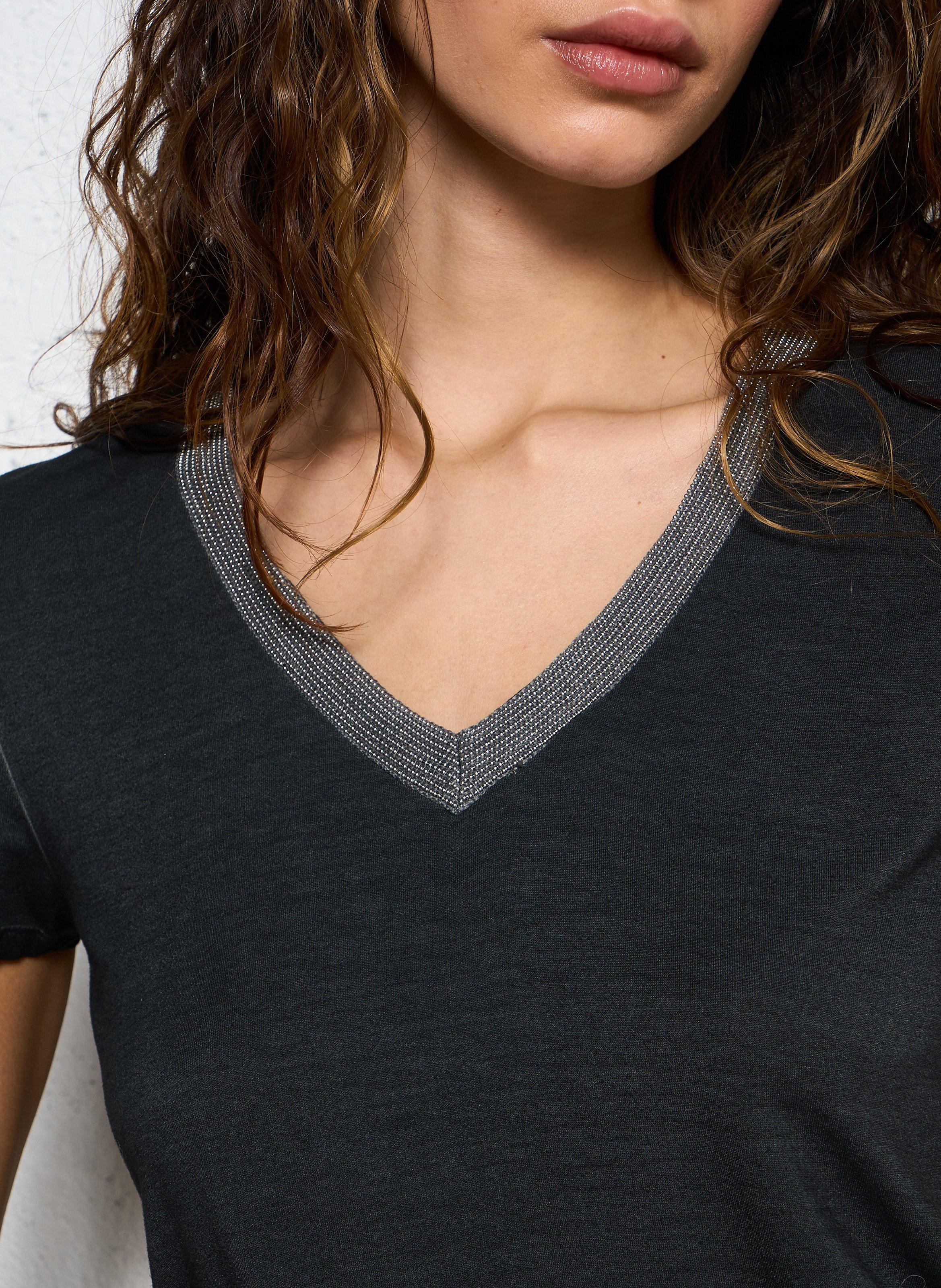 Tee-shirt col V chainettes bijoux  IKKS Noir