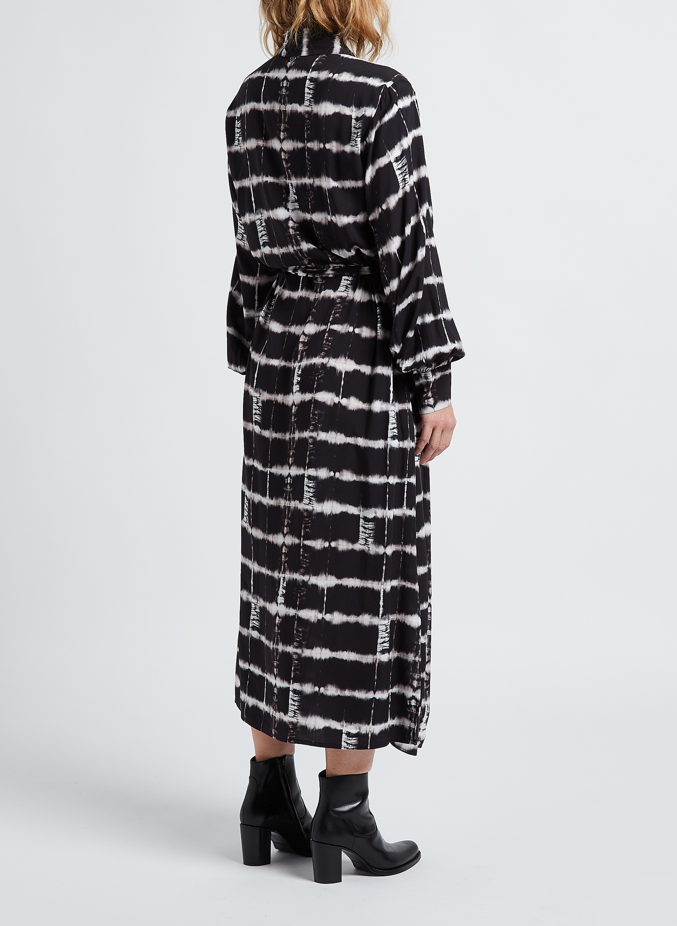 Gerade geschnittenes, fließendes Hemdkleid PLEASE Schwarz