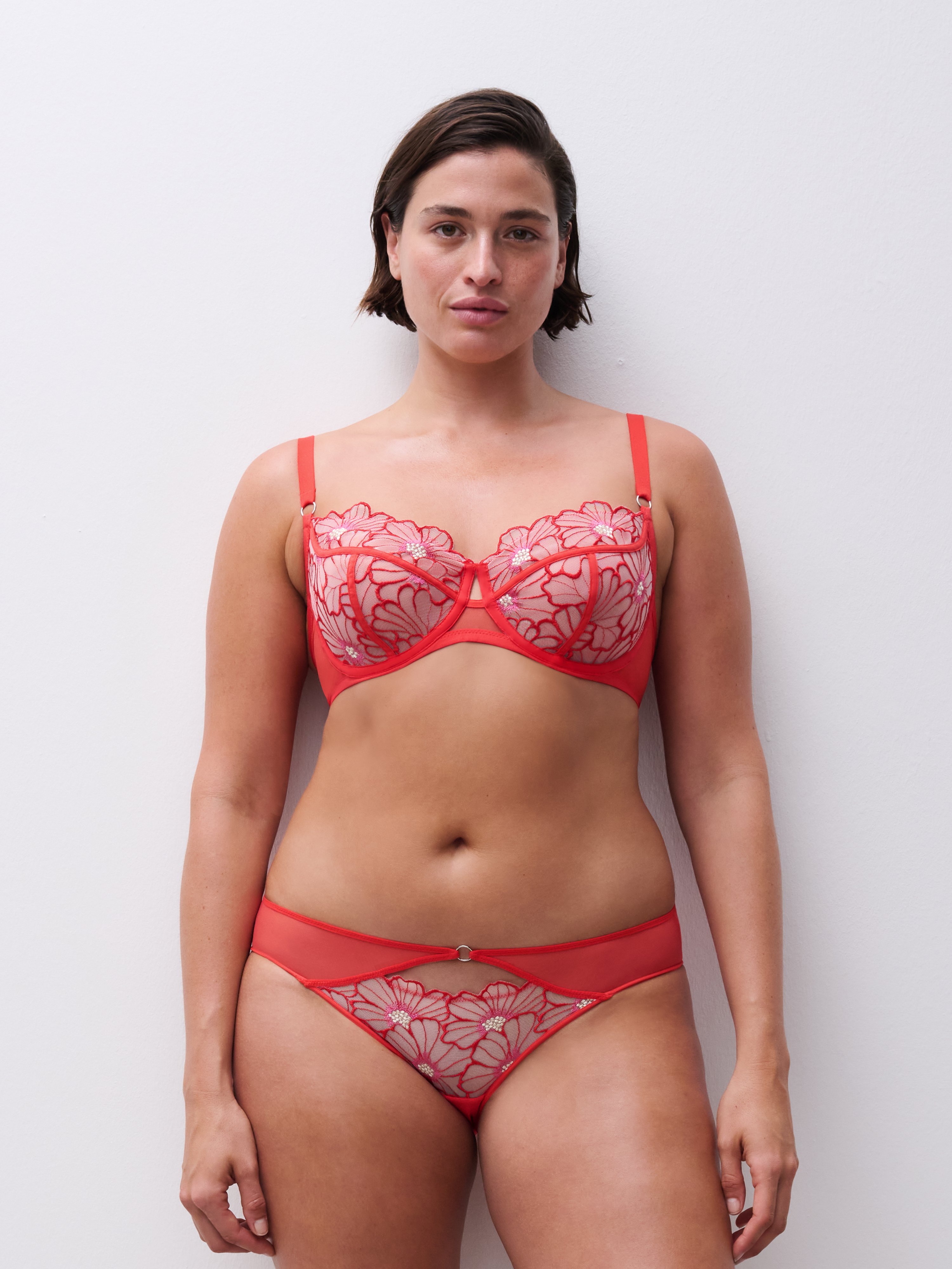 Balconette bra with embroidery Red