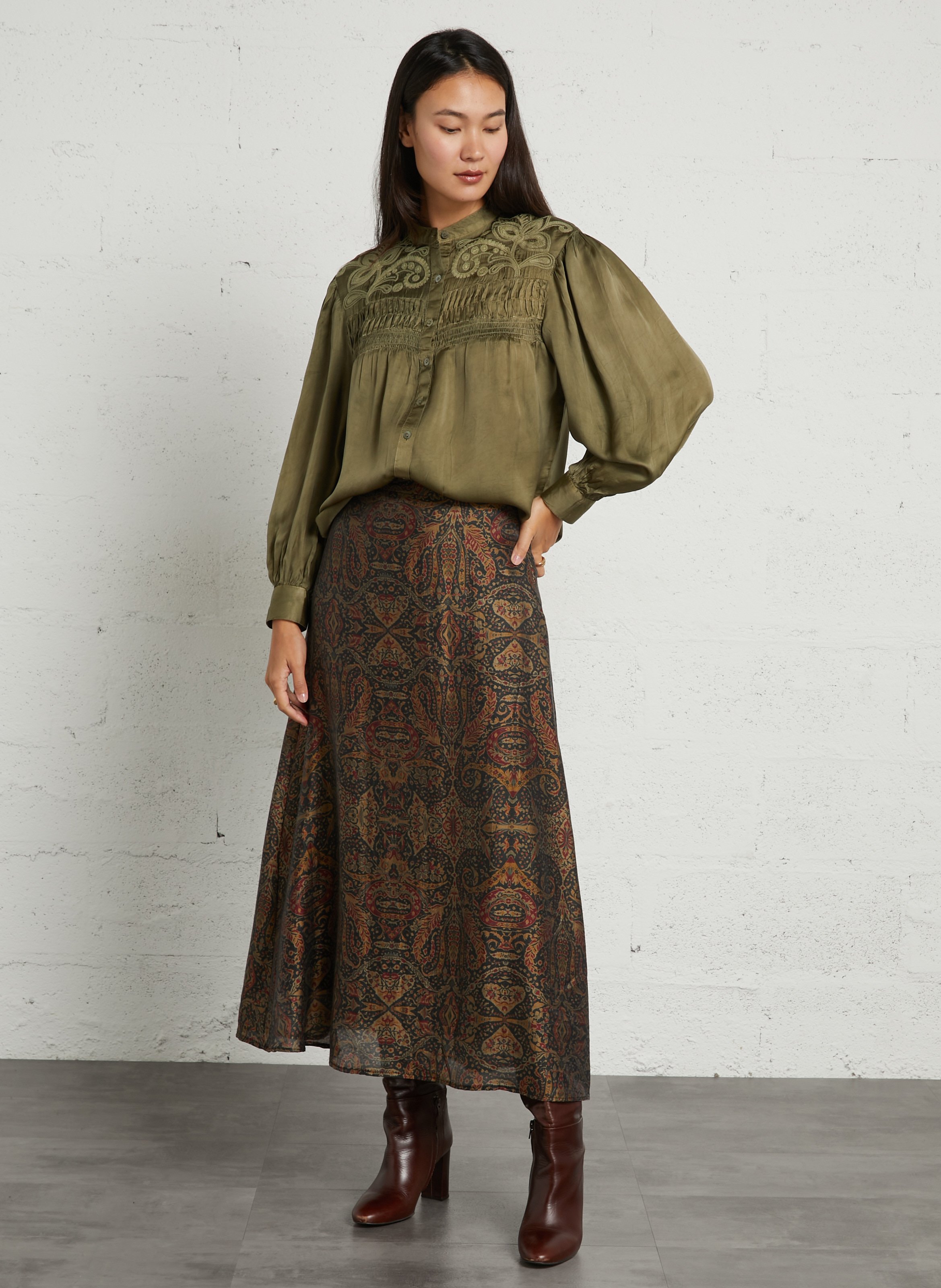 Bestickte Bluse mit Rundhalsausschnitt MAISON HOTEL Khaki