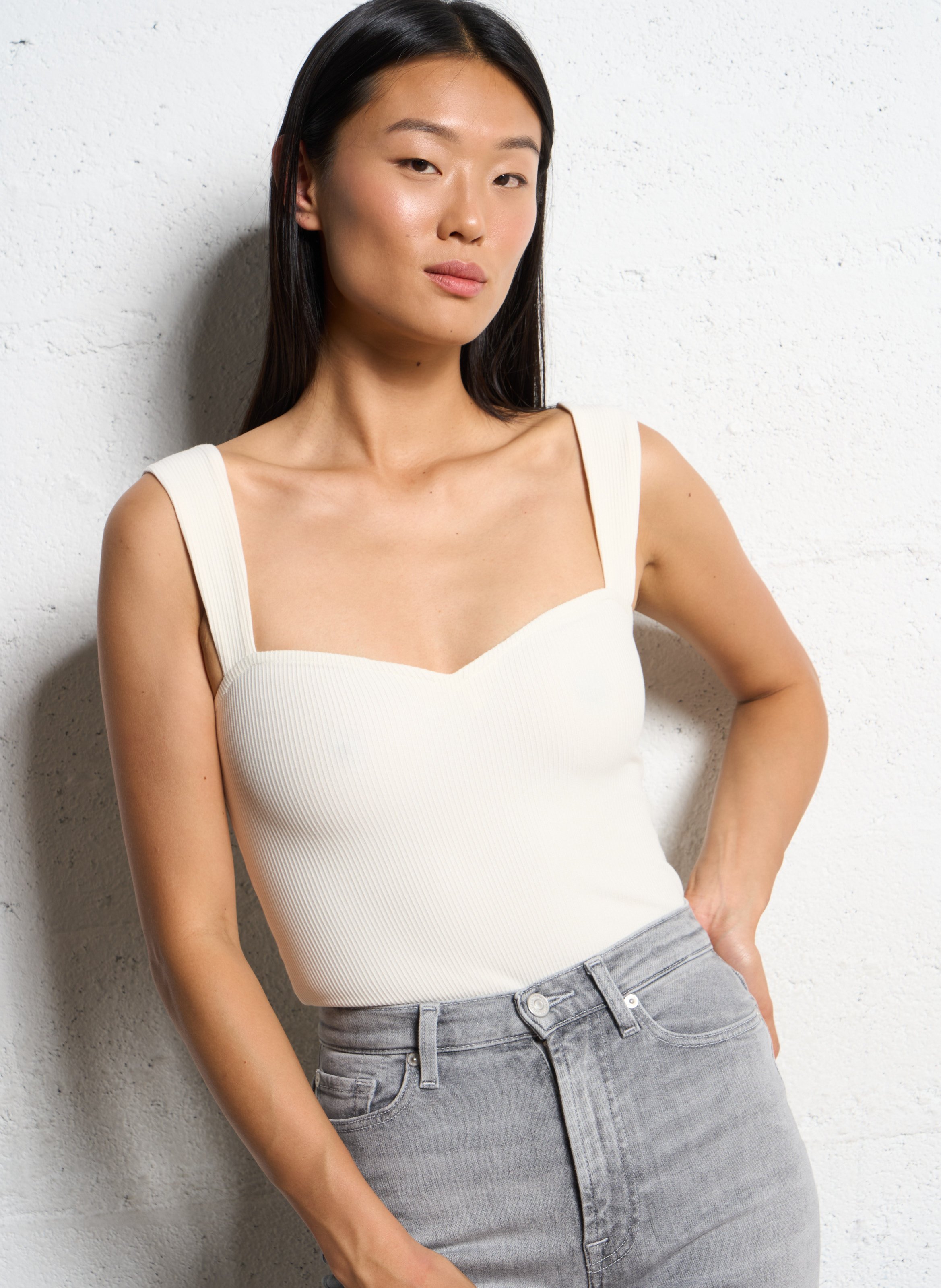 Heart-shaped neckline bodysuit FLAIR