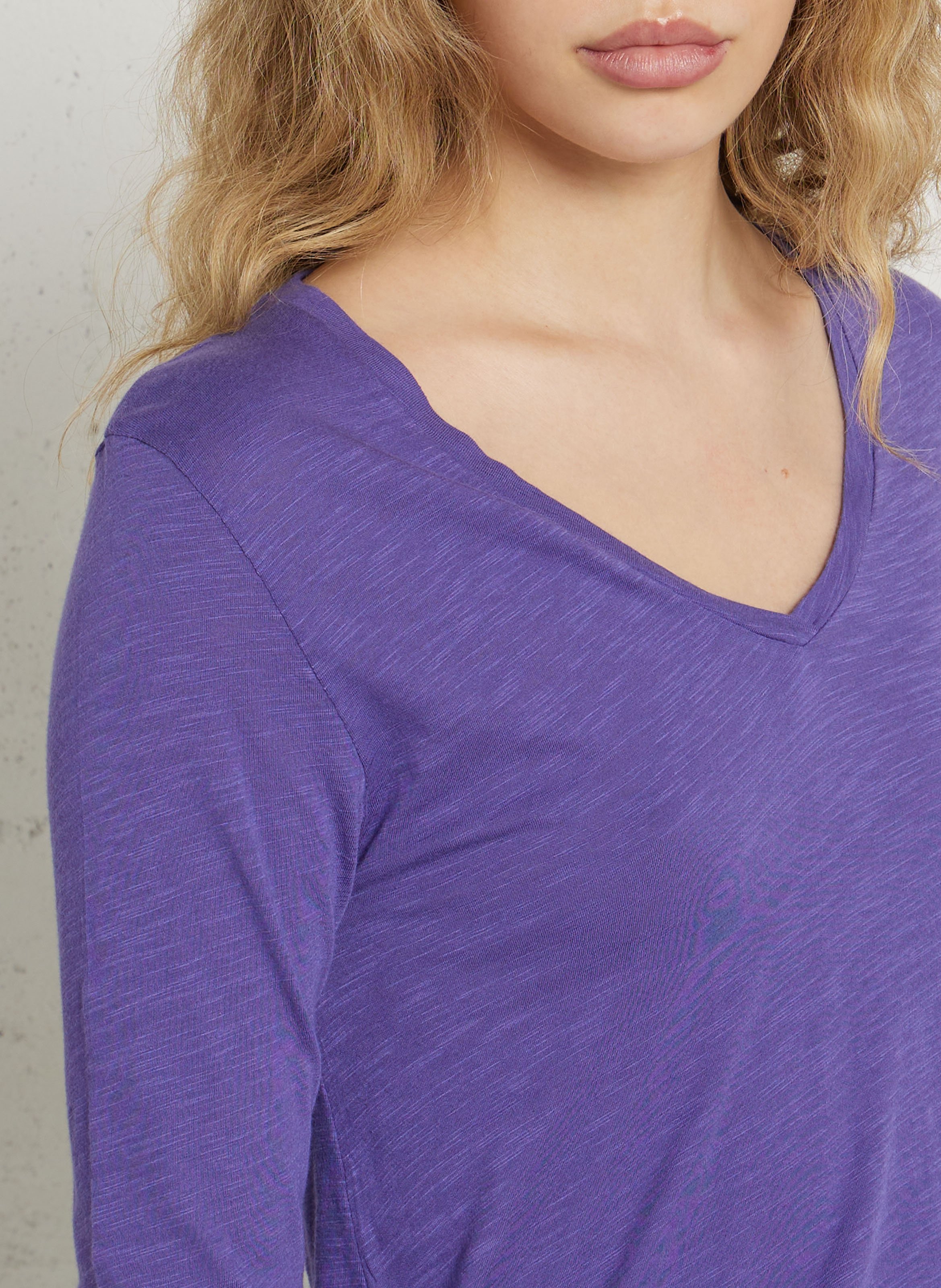 Tee-shirt à col V en coton mélangé AMERICAN VINTAGE Violet