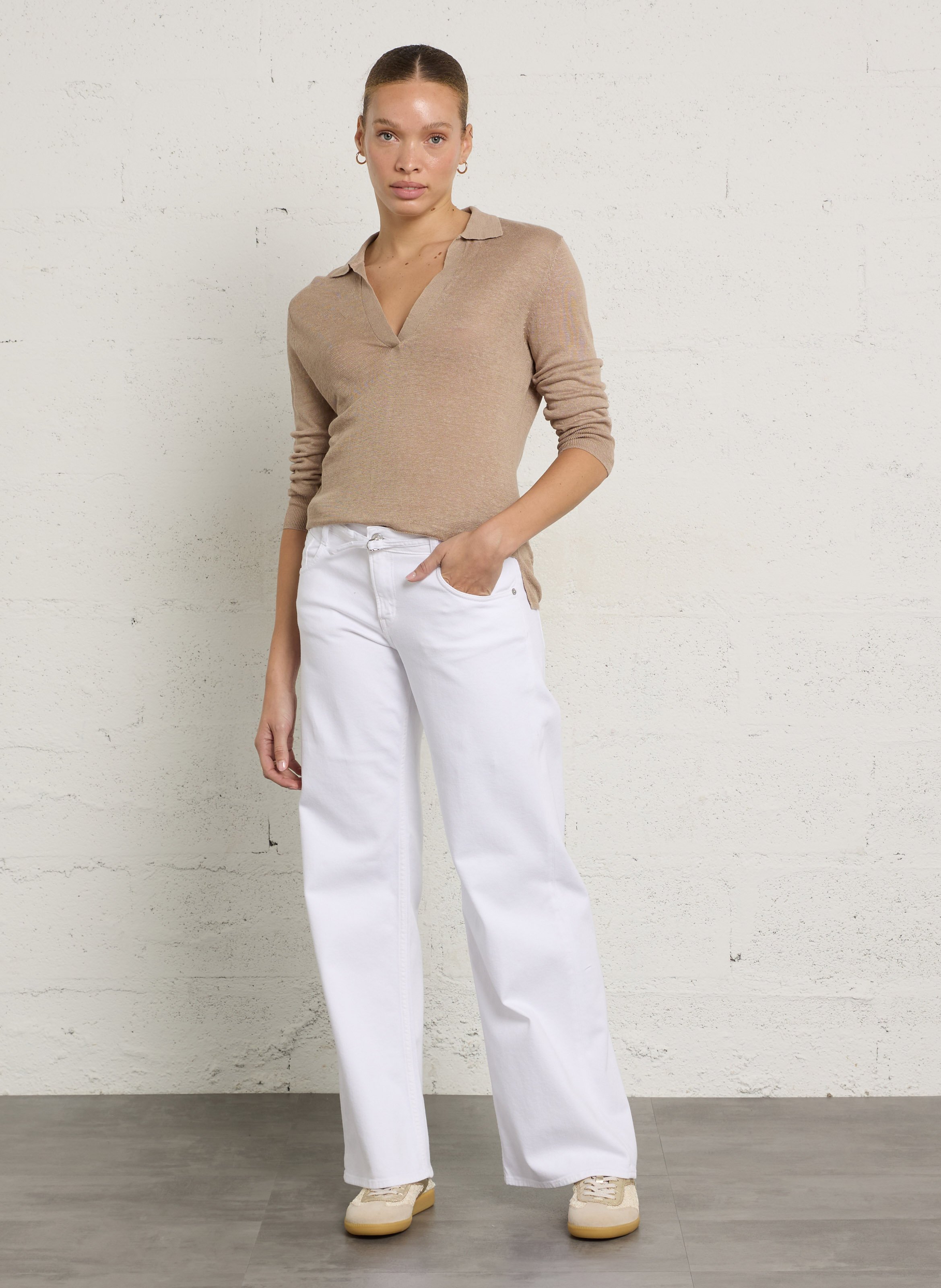 Gerade geschnittener Pullover aus Leinen mit V-Ausschnitt MAJESTIC FILATURES Beige