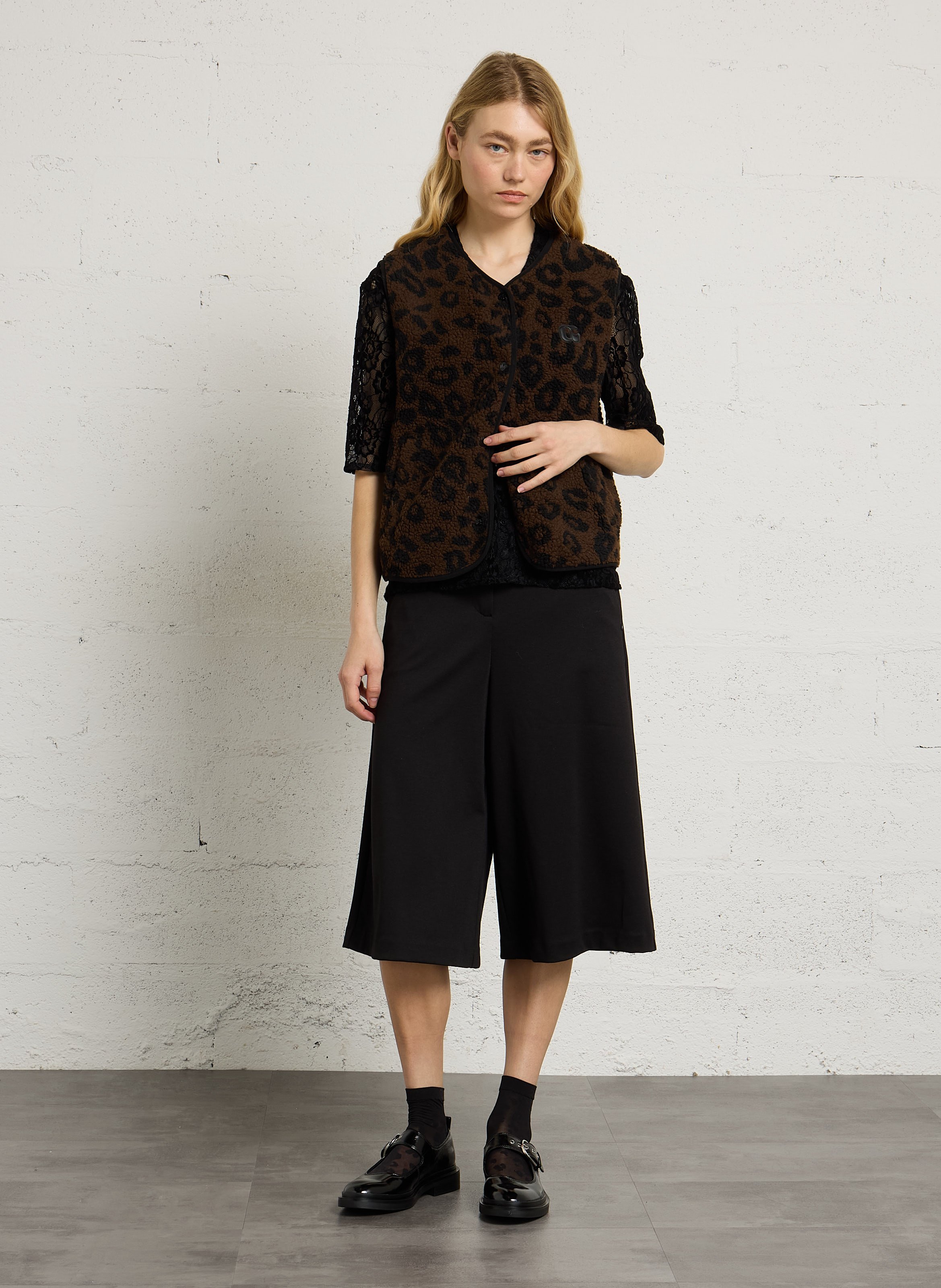 Sleeveless jacket by Sanry LE TEMPS DES CERISES Brown