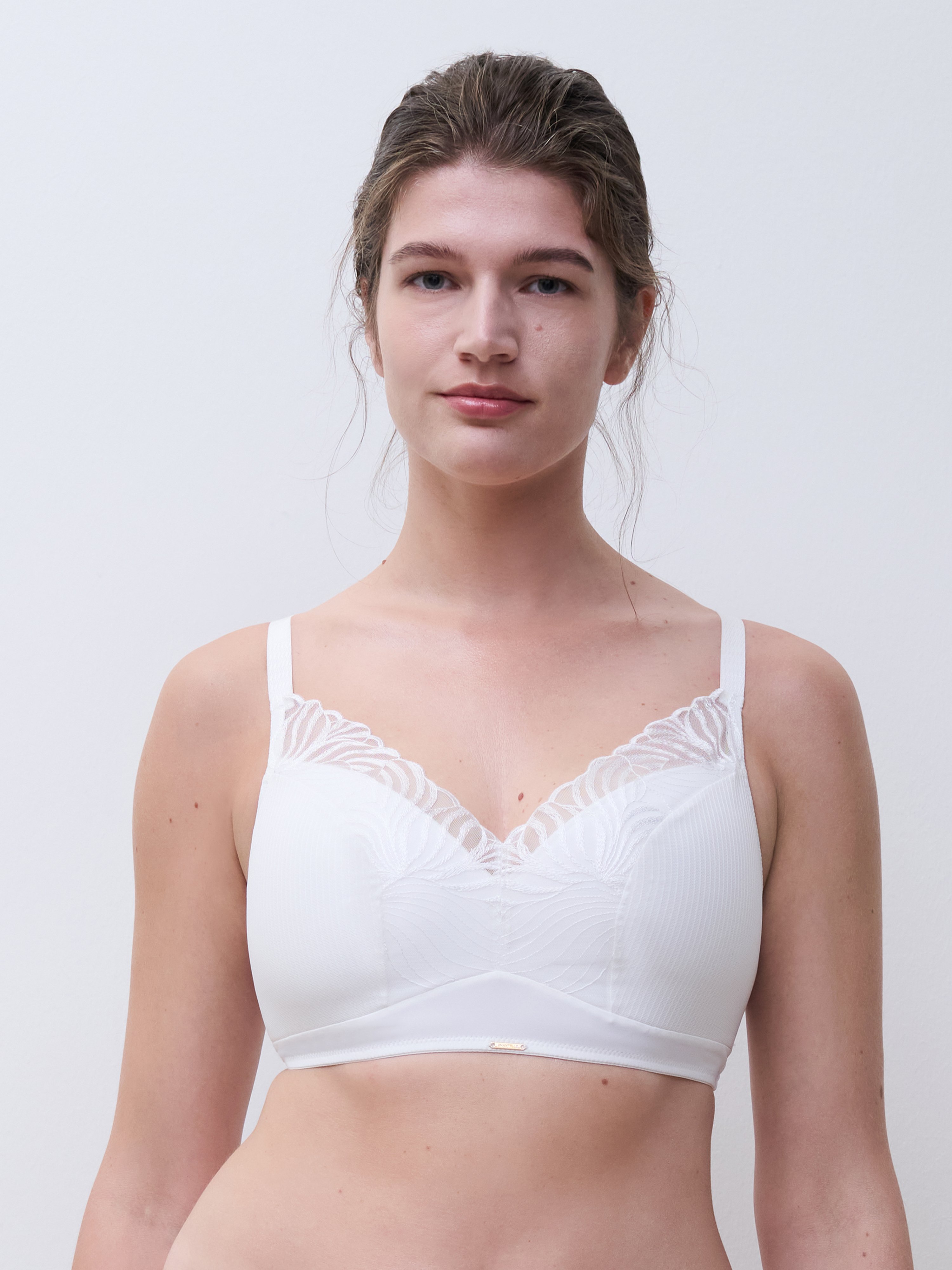 Non-wired padded bra with embroidery support CHANTELLE
