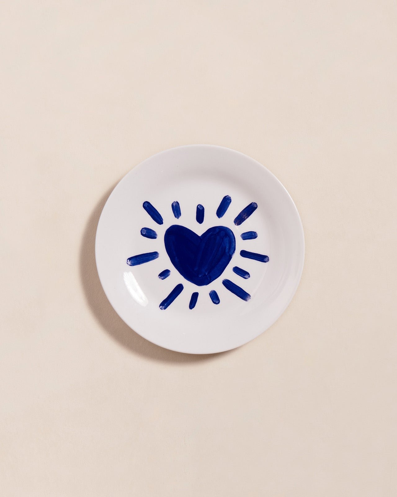 L'assiette à dessert cœur solaire en porcelaine EMOI EMOI Bleu